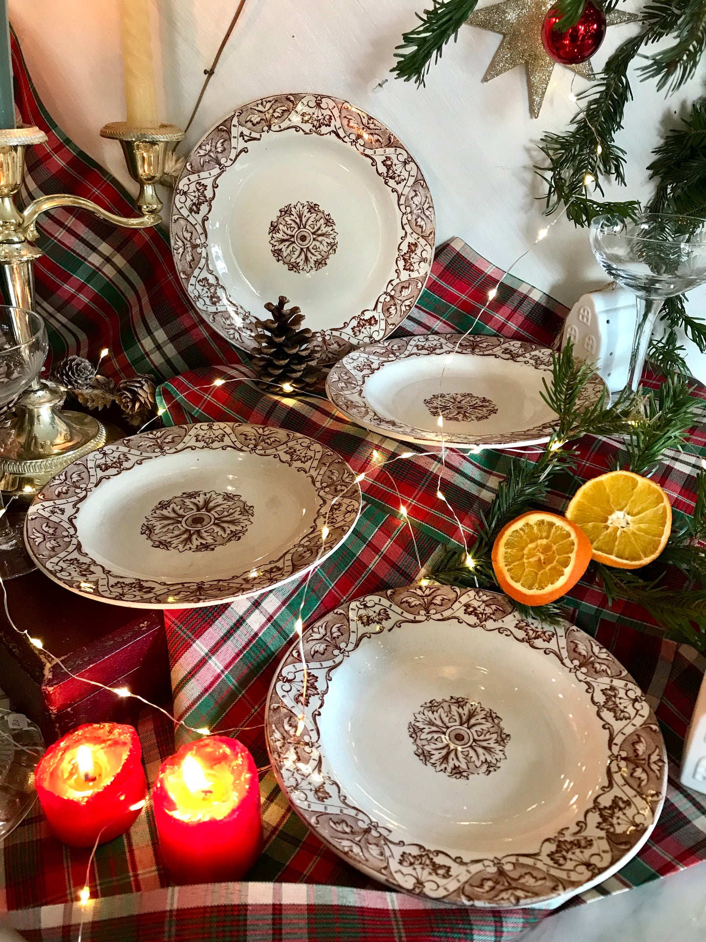 Ensemble de 4 assiettes à dessert en terre de fer De Raymonde à Zoé