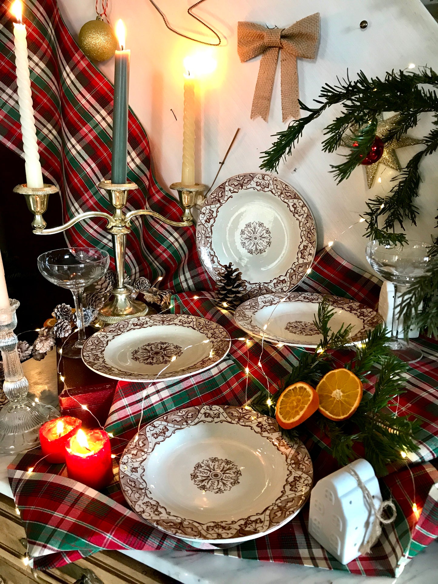 Ensemble de 4 assiettes à dessert en terre de fer De Raymonde à Zoé