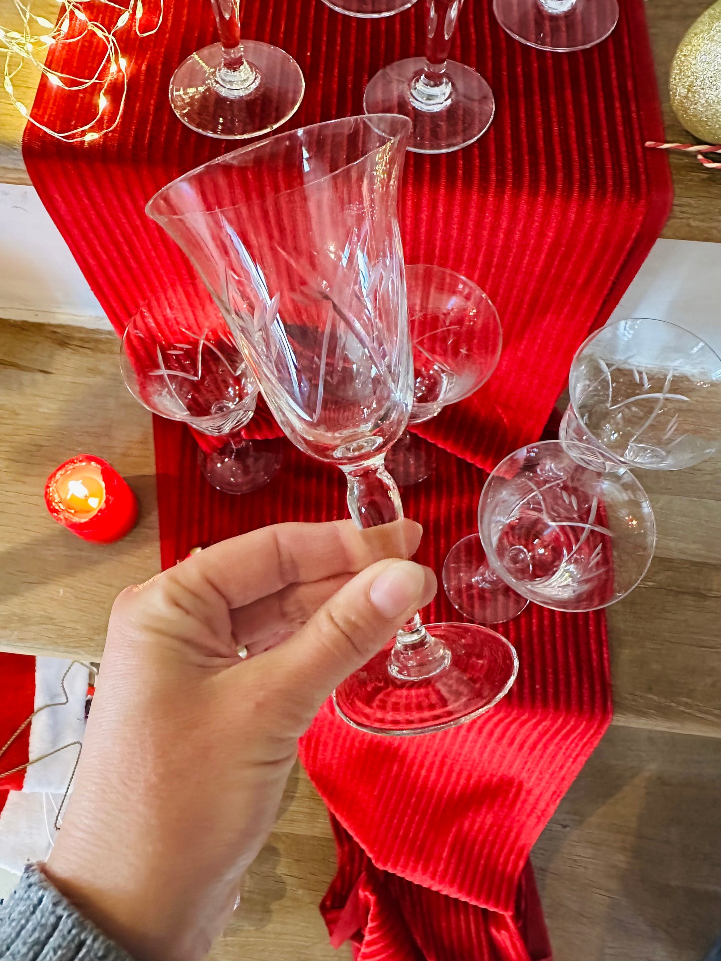 10 verres à vin en verre ciselé De Raymonde à Zoé