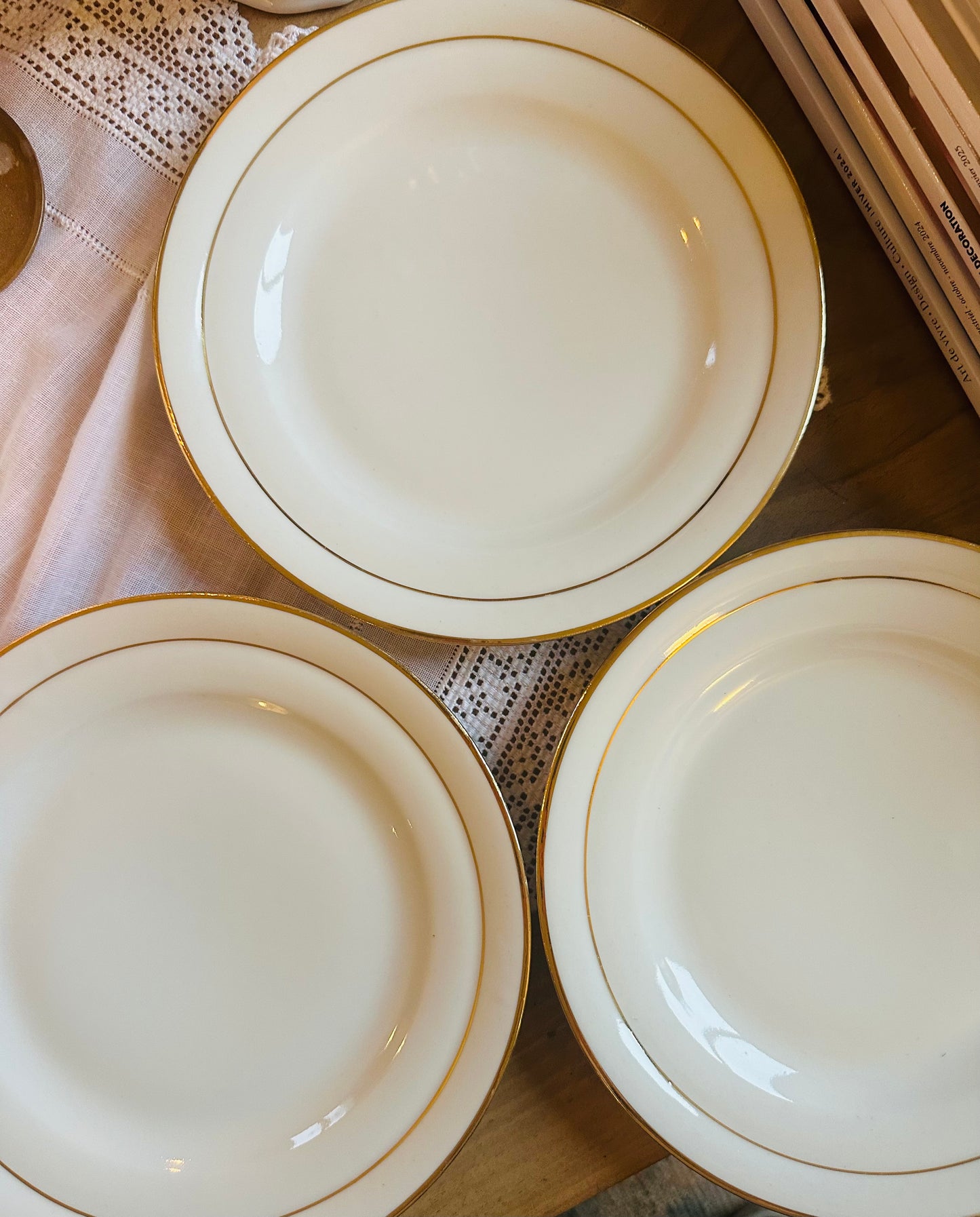 11 assiettes à dessert porcelaine blanche et dorée (Copie) De Raymonde à Zoé