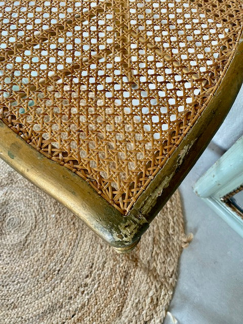 Chaise dorée de style Napoléon De Raymonde à Zoé