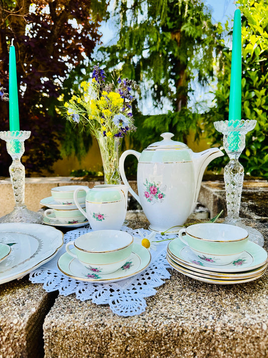 Service à café vintage « l’amandinoise » De Raymonde à Zoé