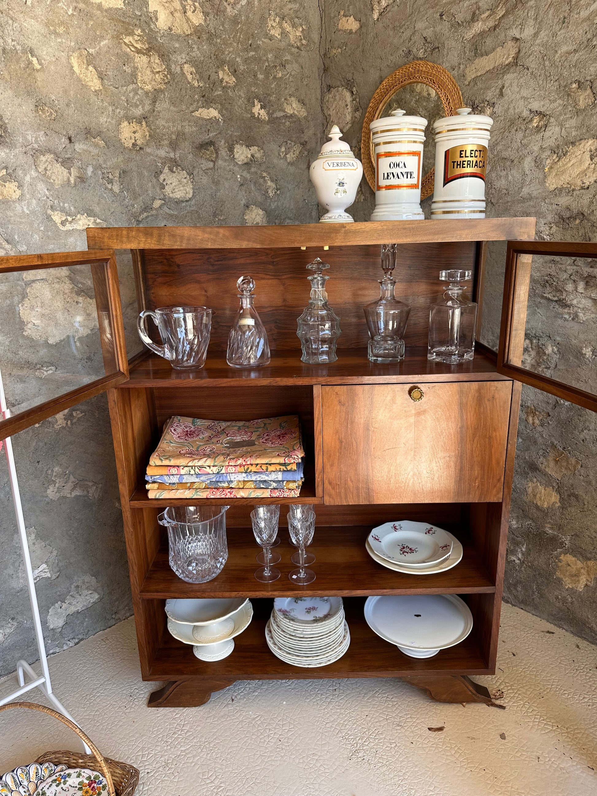Vitrine années 50 De Raymonde à Zoé