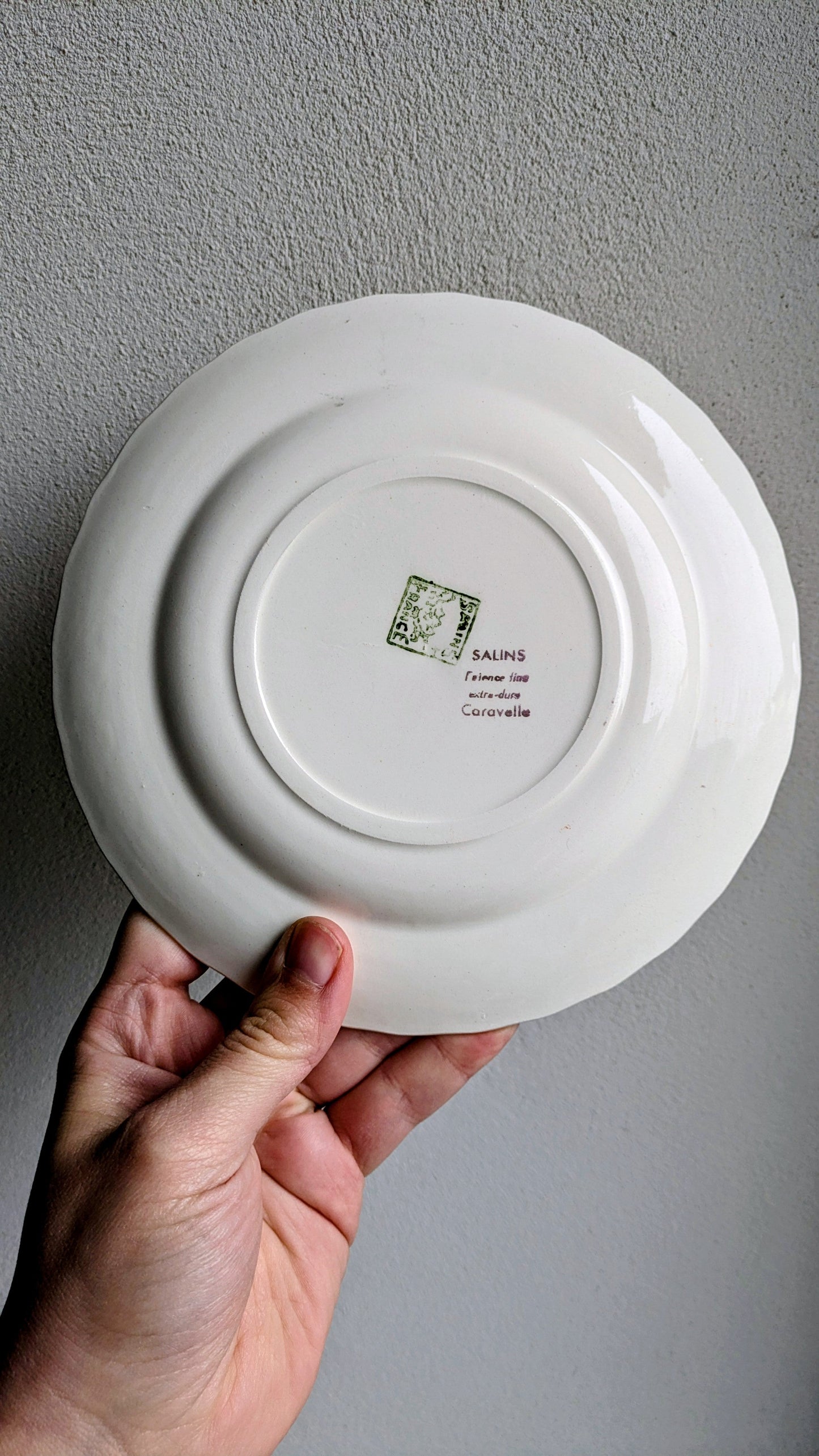 9 assiettes à dessert et son plat assorti en faience de Salins De Raymonde à Zoé