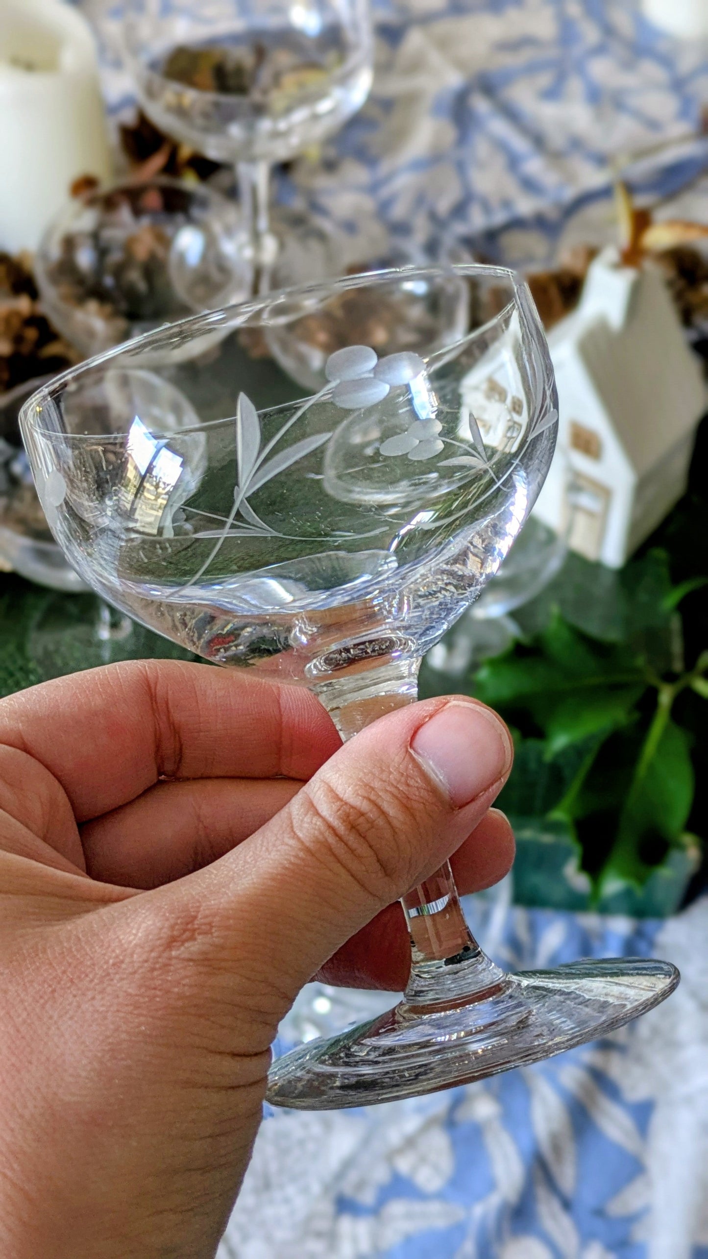 6 coupes à champagne en verre gravé De Raymonde à Zoé