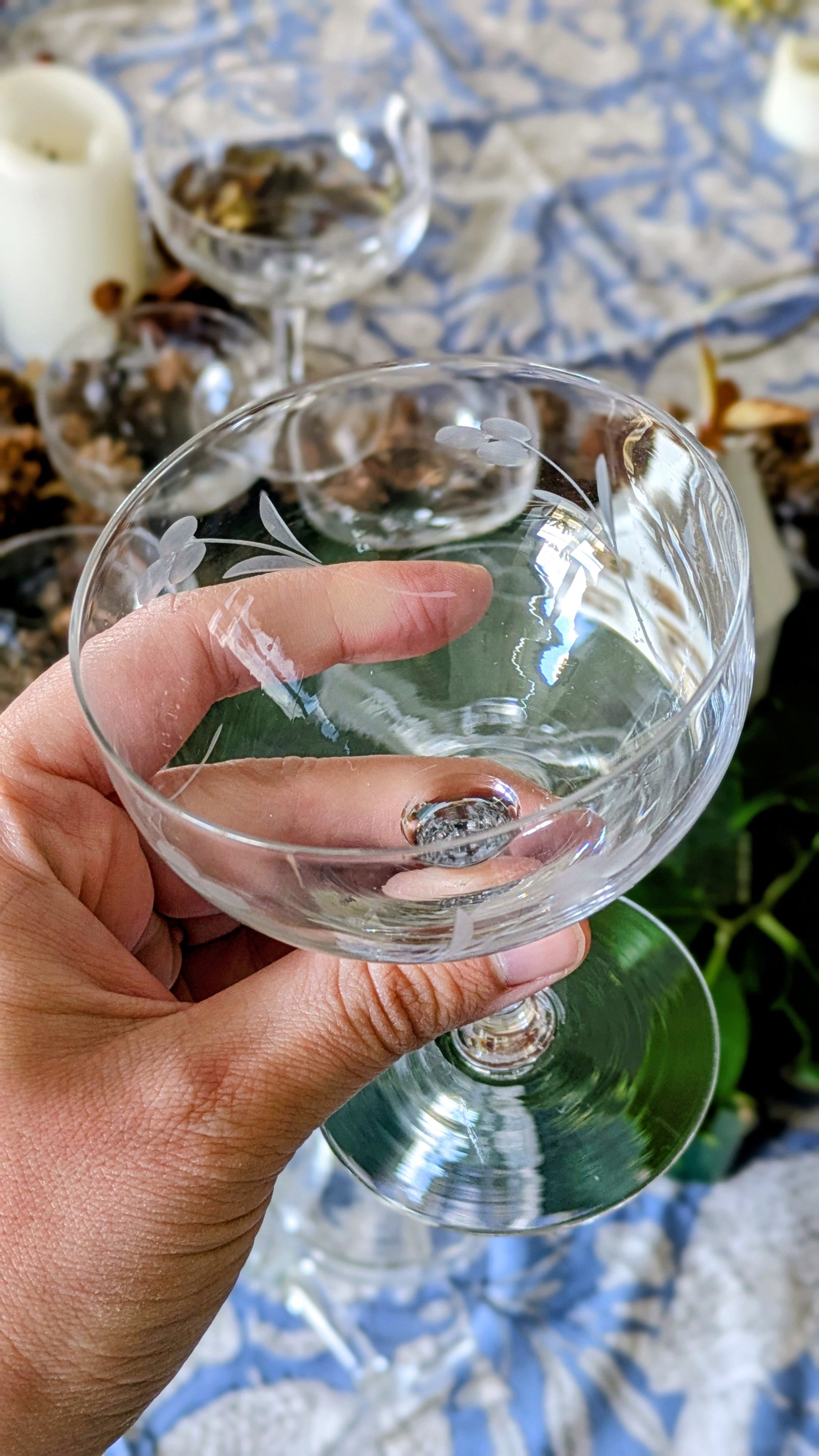 6 coupes à champagne en verre gravé De Raymonde à Zoé