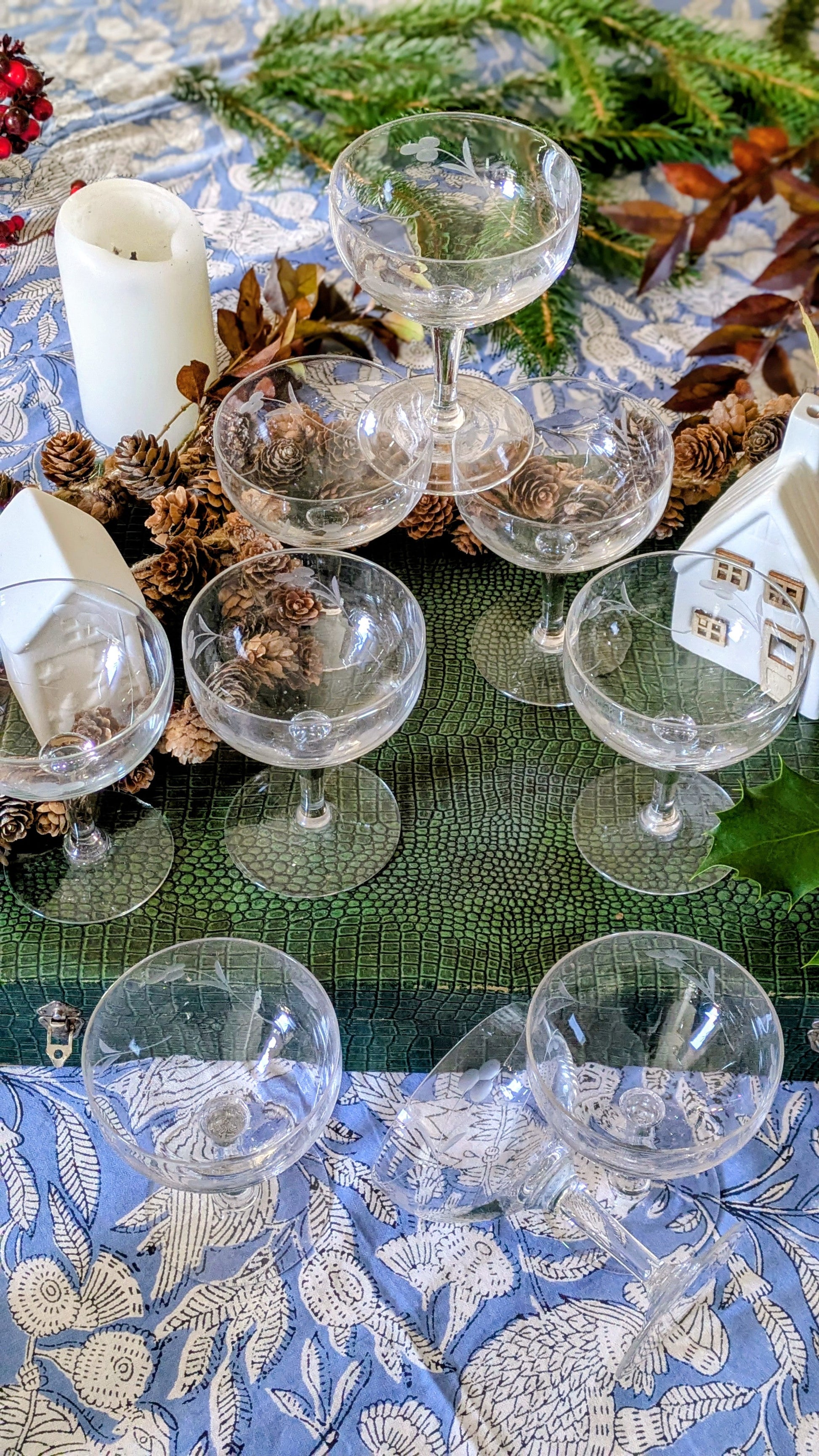 6 coupes à champagne en verre gravé De Raymonde à Zoé