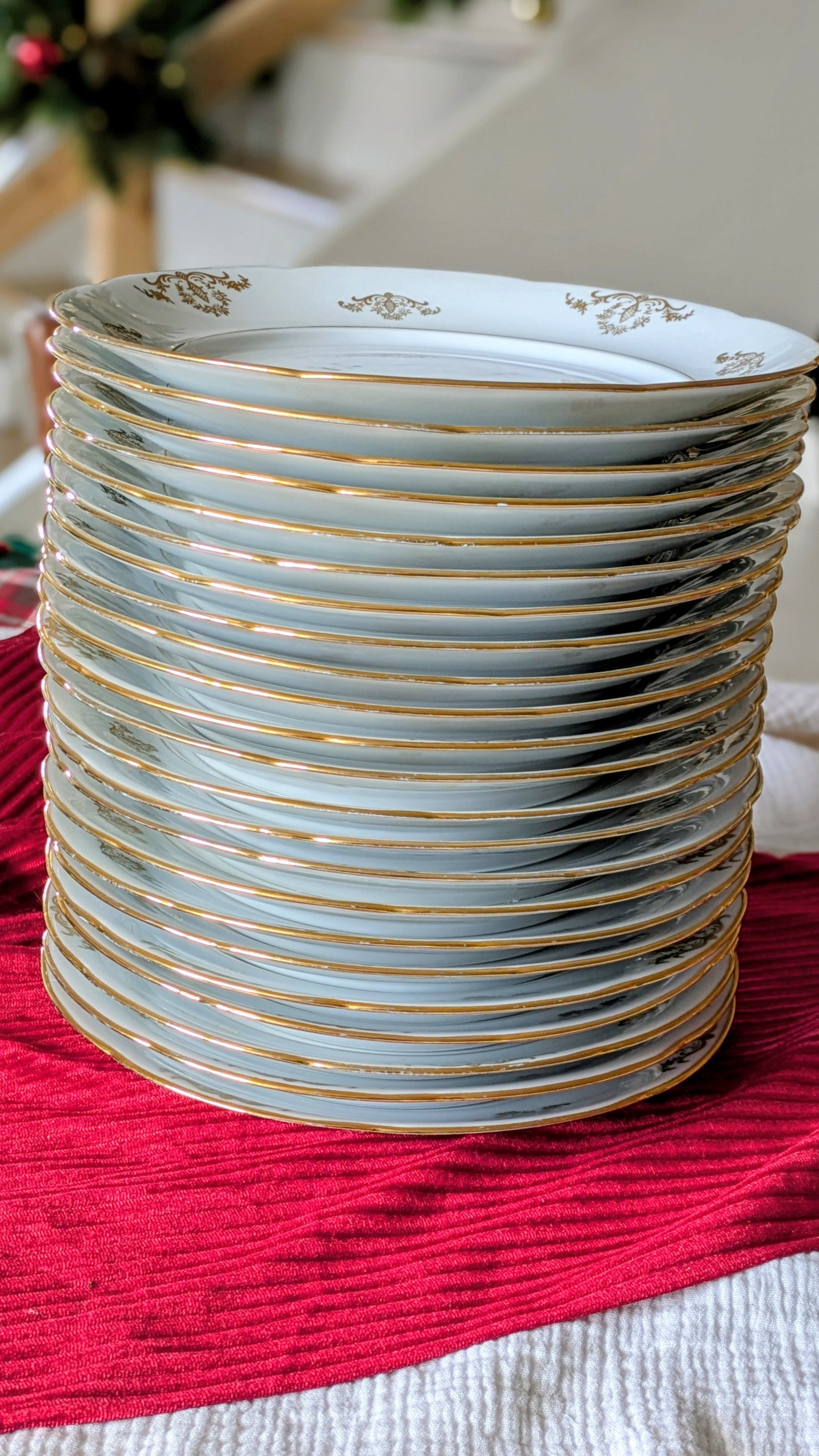 Assiette plate à l’unité en porcelaine De Raymonde à Zoé