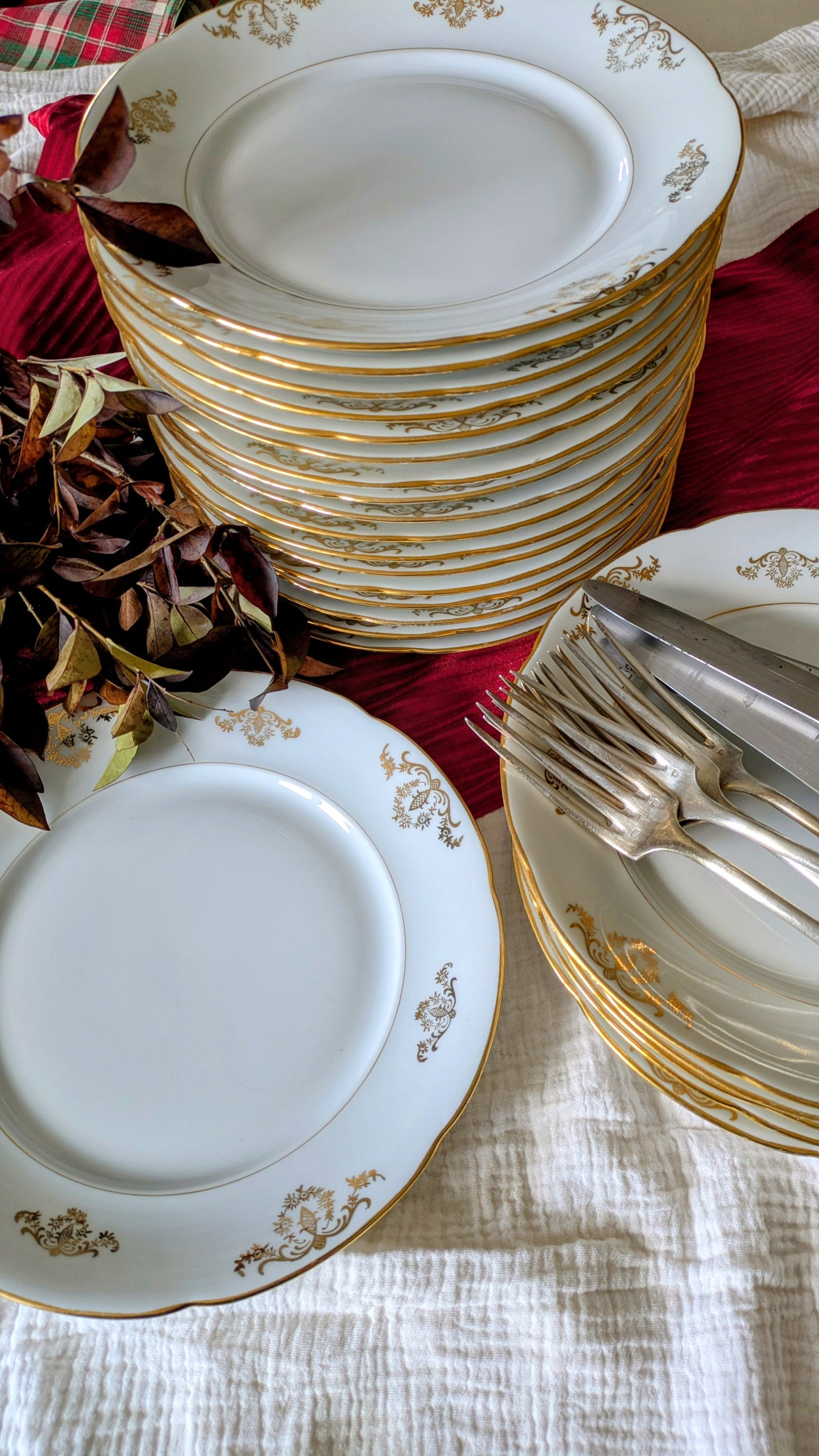 Assiette plate à l’unité en porcelaine De Raymonde à Zoé