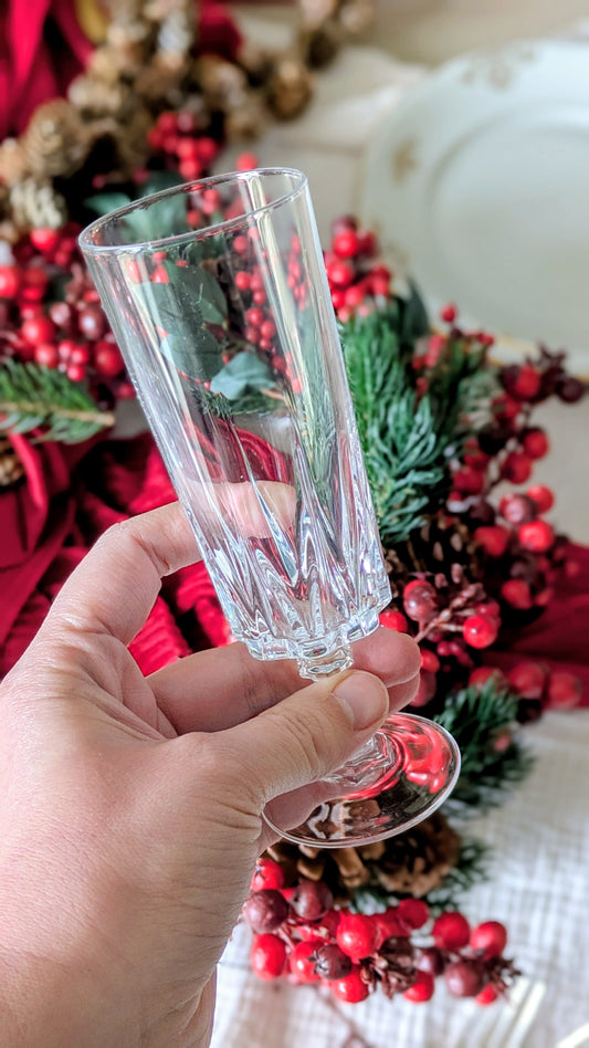 7 flûtes à champagne en cristal De Raymonde à Zoé