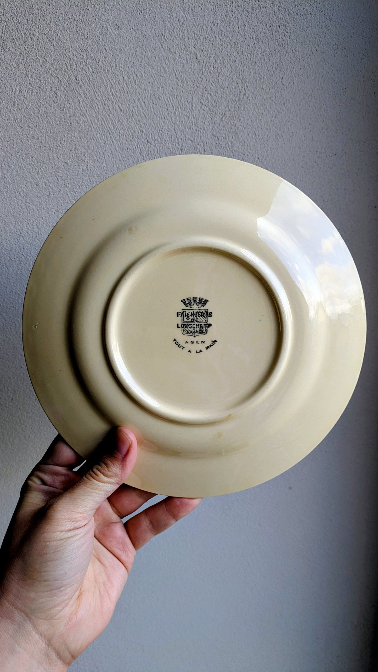 10 assiettes plates en faïence de Longchamp De Raymonde à Zoé