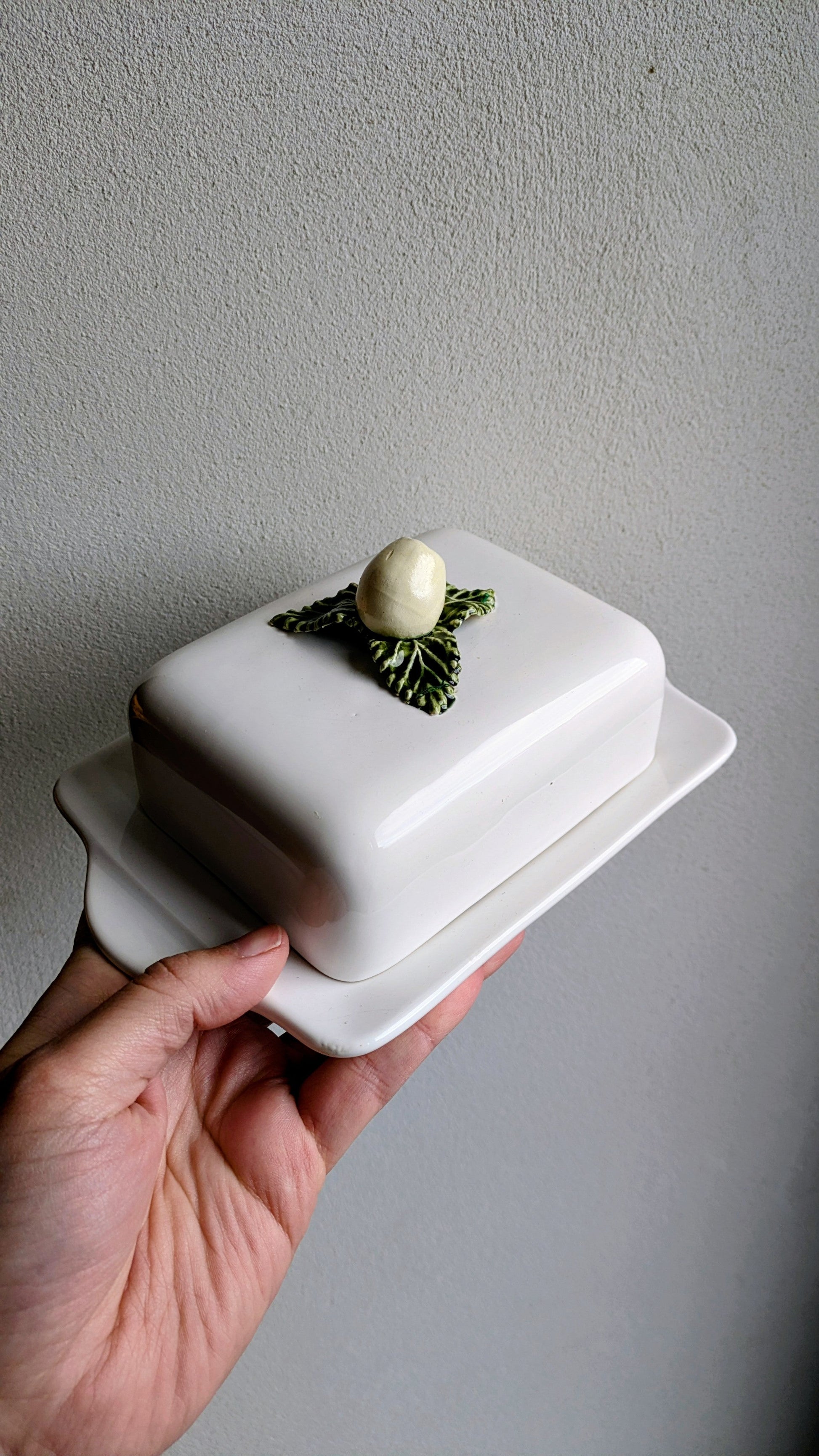 Beurrier en faïence De Raymonde à Zoé