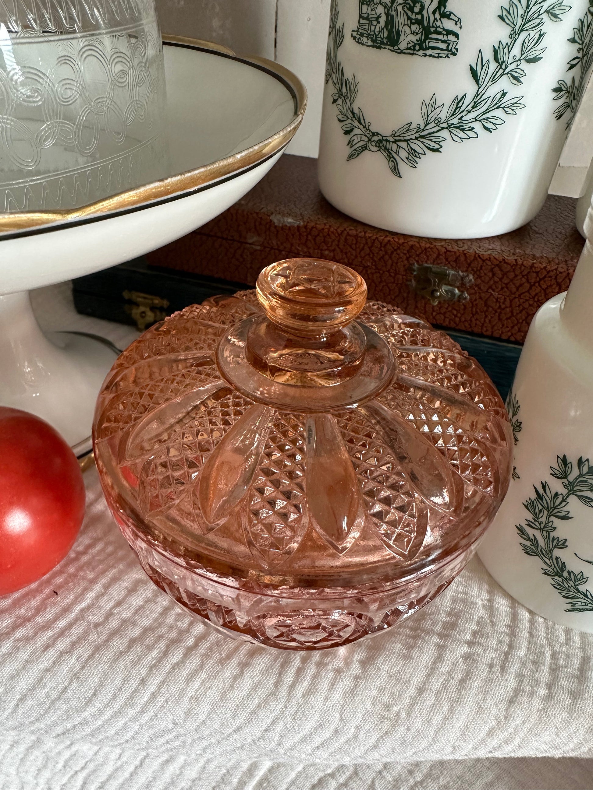 Boite à bijoux en verre rosée De Raymonde à Zoé
