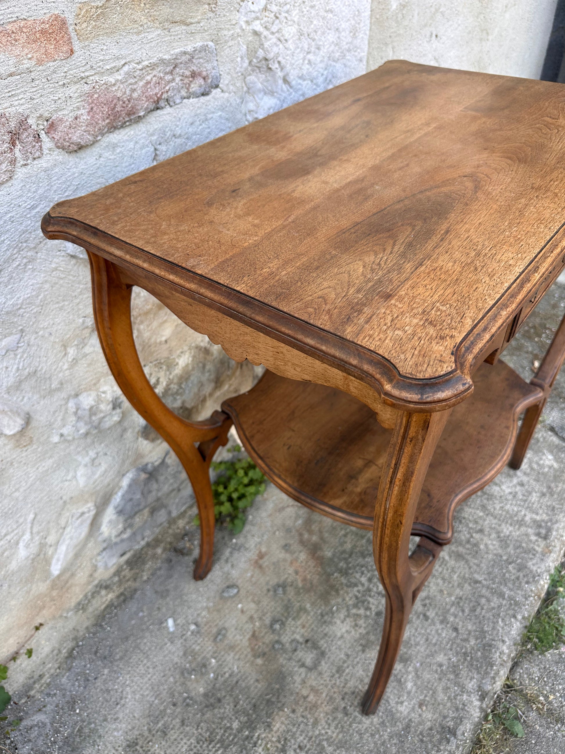 Meuble d’appoint en noyer De Raymonde à Zoé