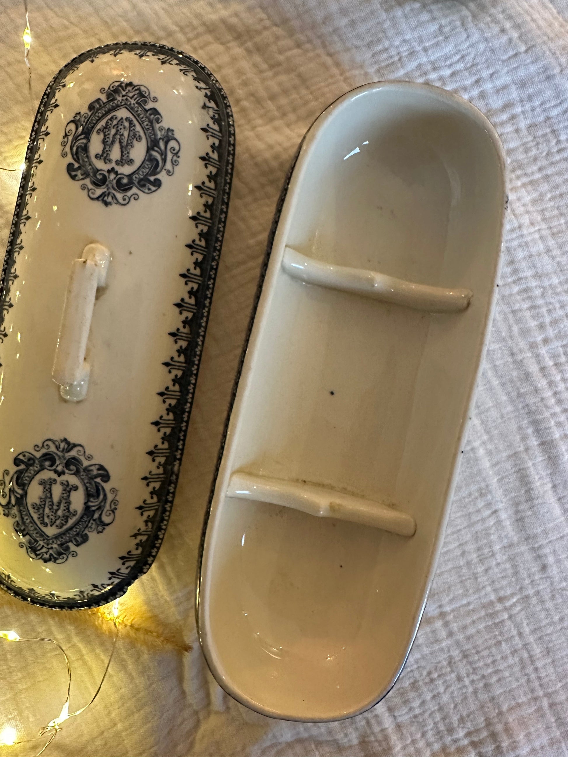 Ensemble de toilettes très ancien terre de fer De Raymonde à Zoé