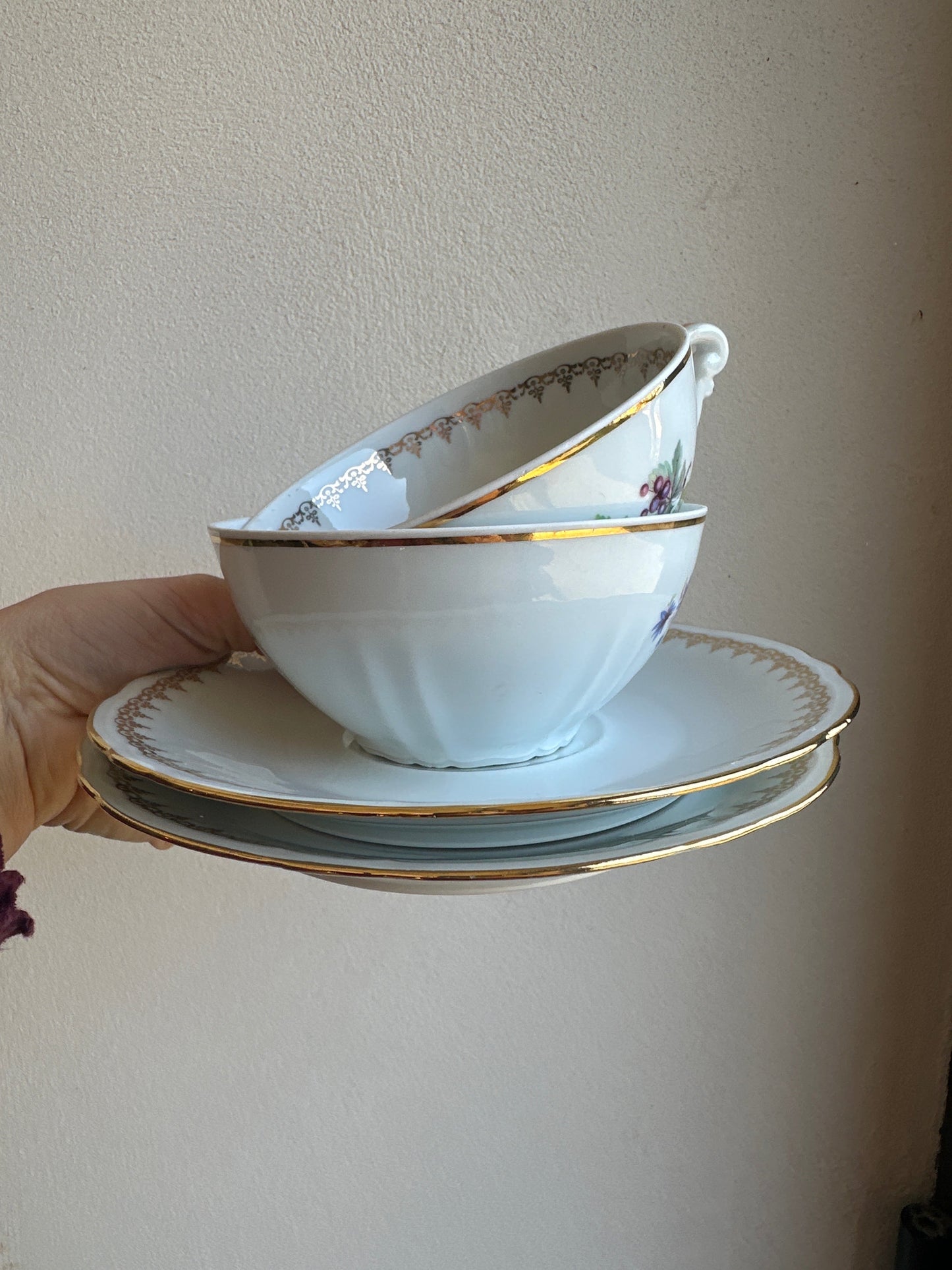 Ensemble de 2 tasses et 2 soucoupes assorties en porcelaine De Raymonde à Zoé