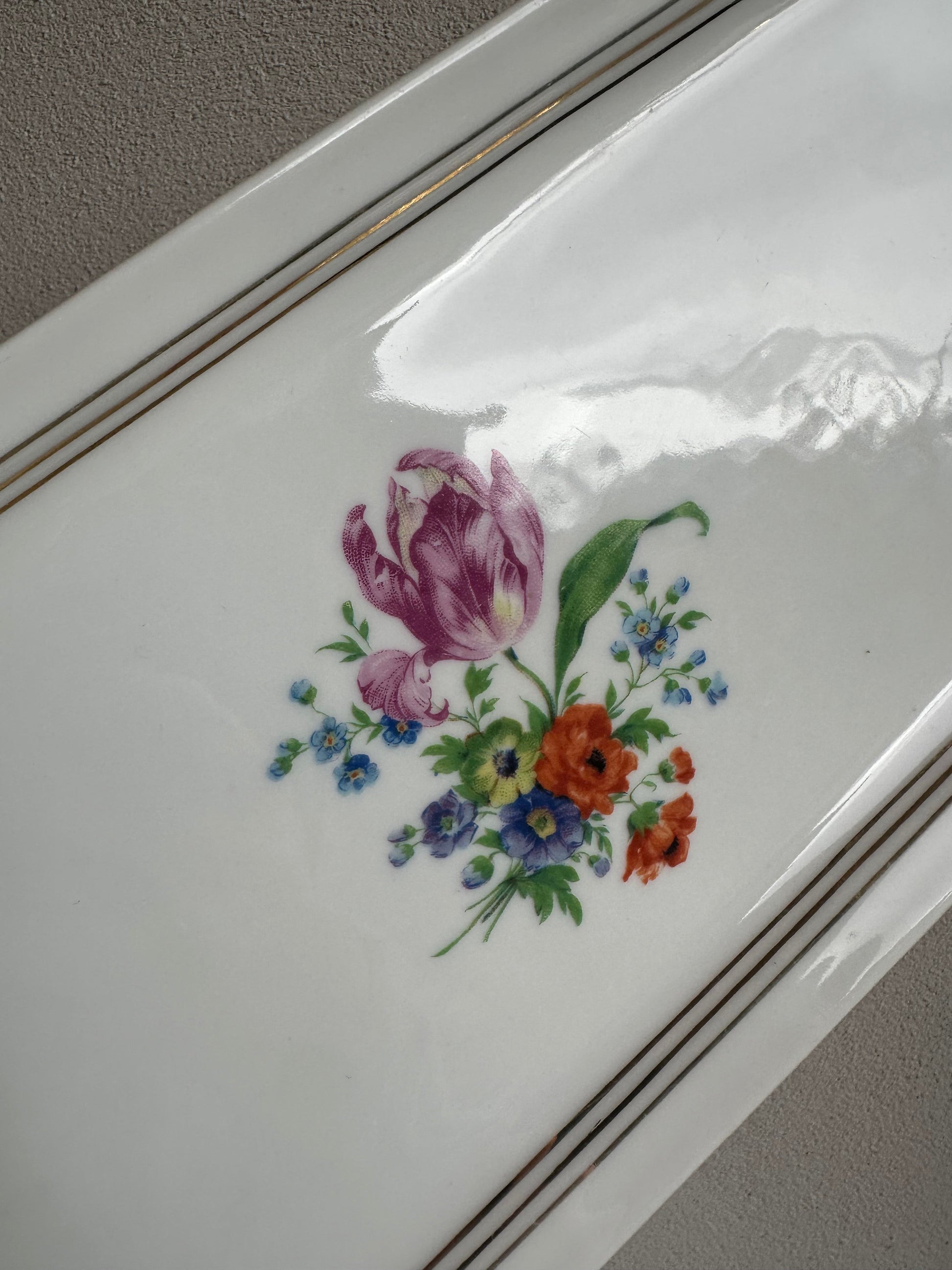 Plat a cake en porcelaine de Limoges De Raymonde à Zoé