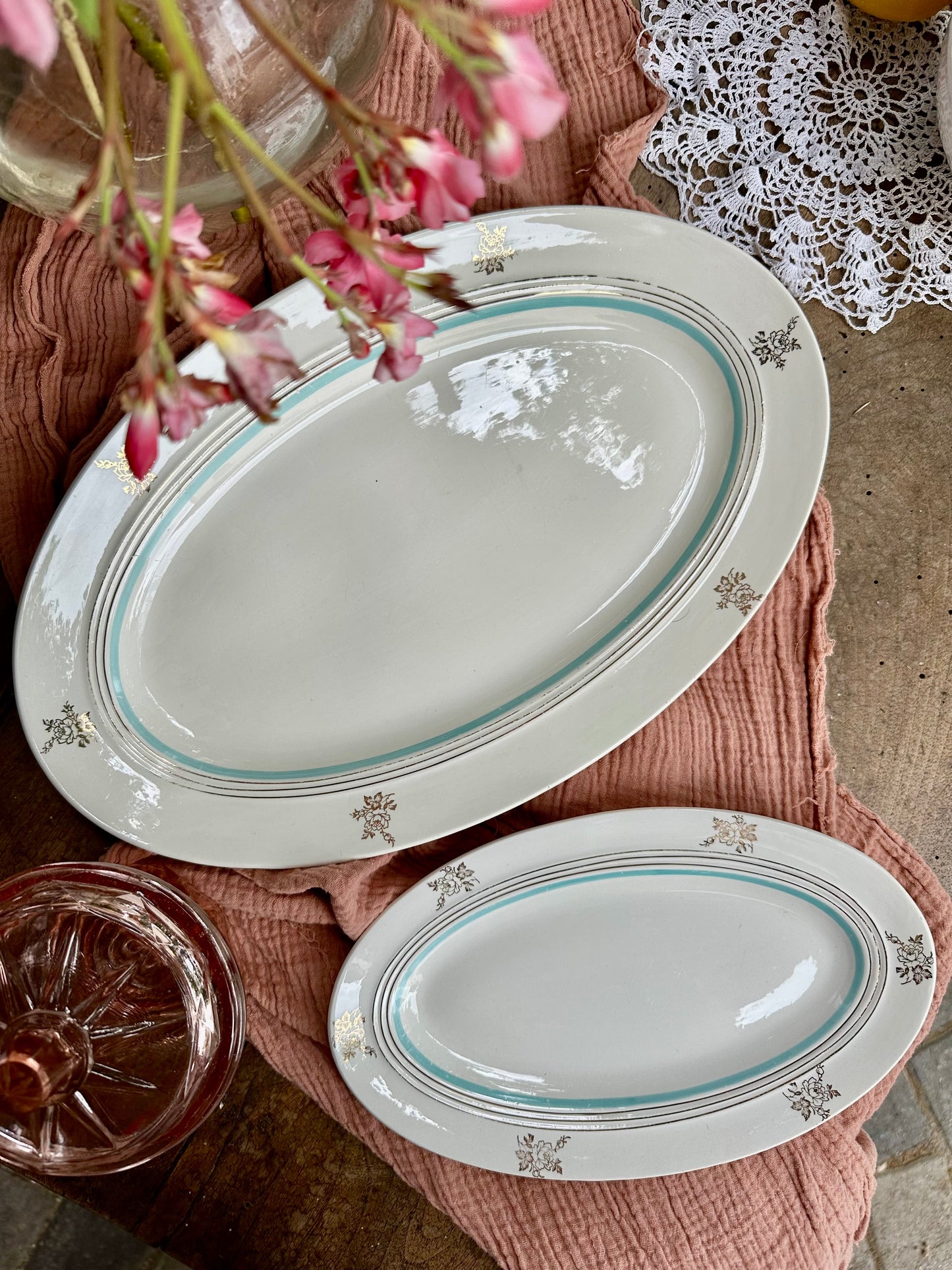 Duo de plats en faïence De Raymonde à Zoé