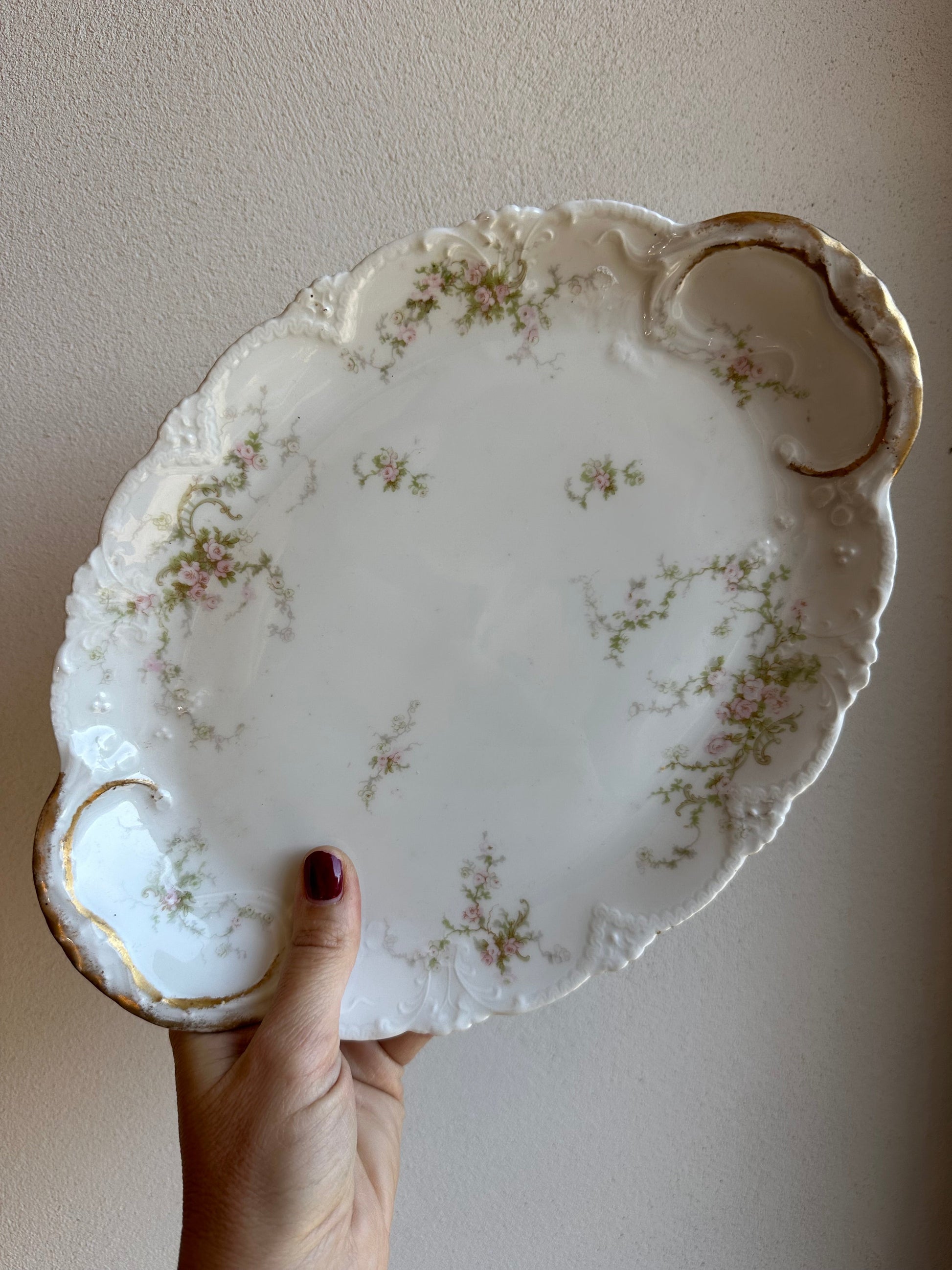 Plat oval en porcelaine De Raymonde à Zoé