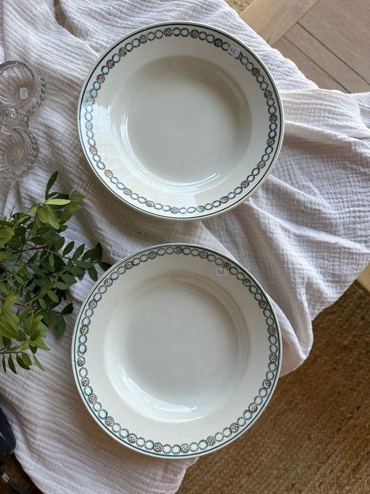 Duo d’Assiettes creuses terre de fer Longwy De Raymonde à Zoé