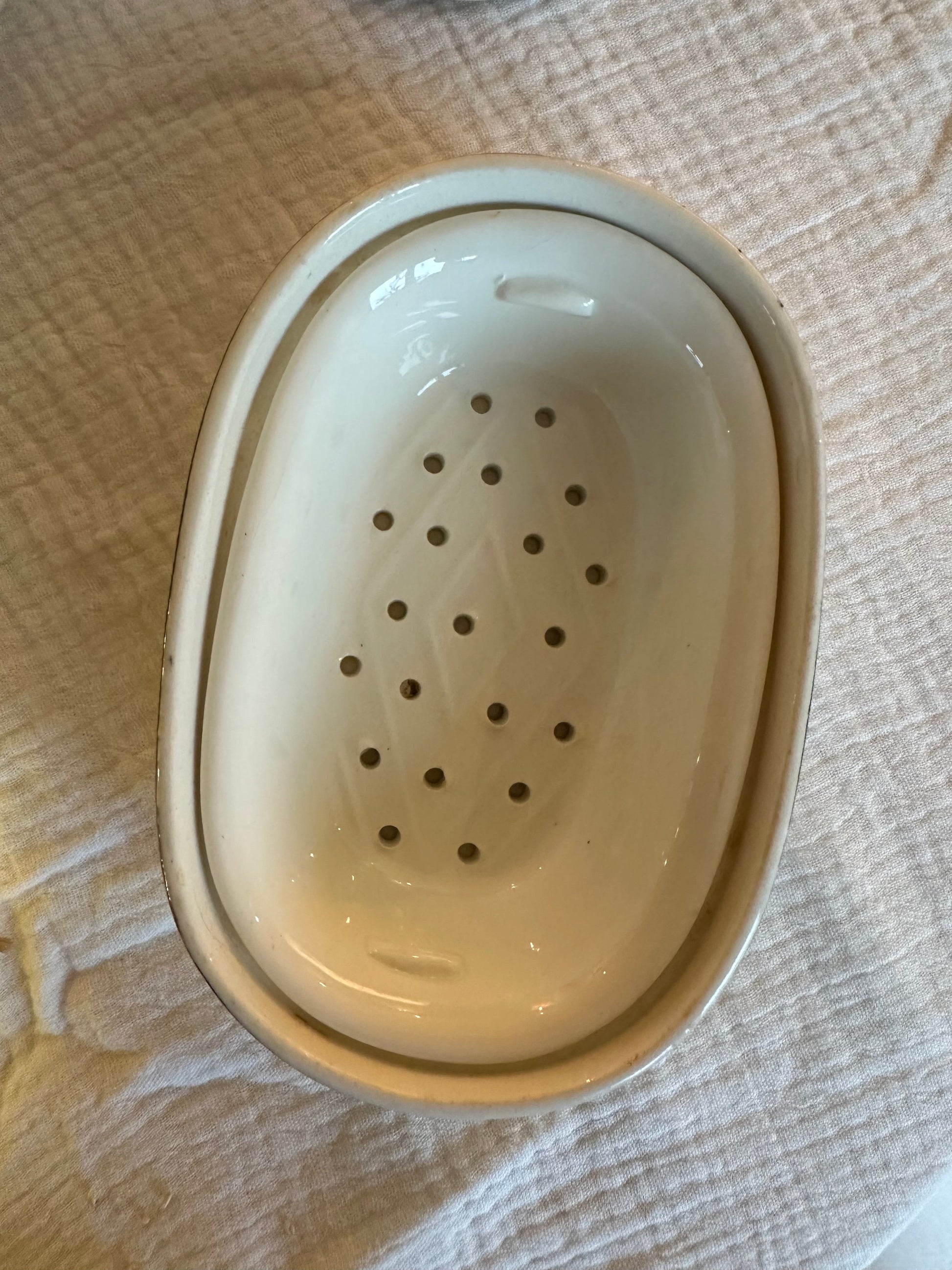 Ensemble de toilettes très ancien terre de fer De Raymonde à Zoé