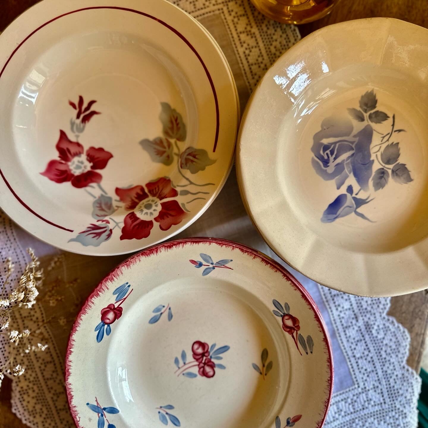 9 assiettes creuses Digoin et Sarreguemines De Raymonde à Zoé