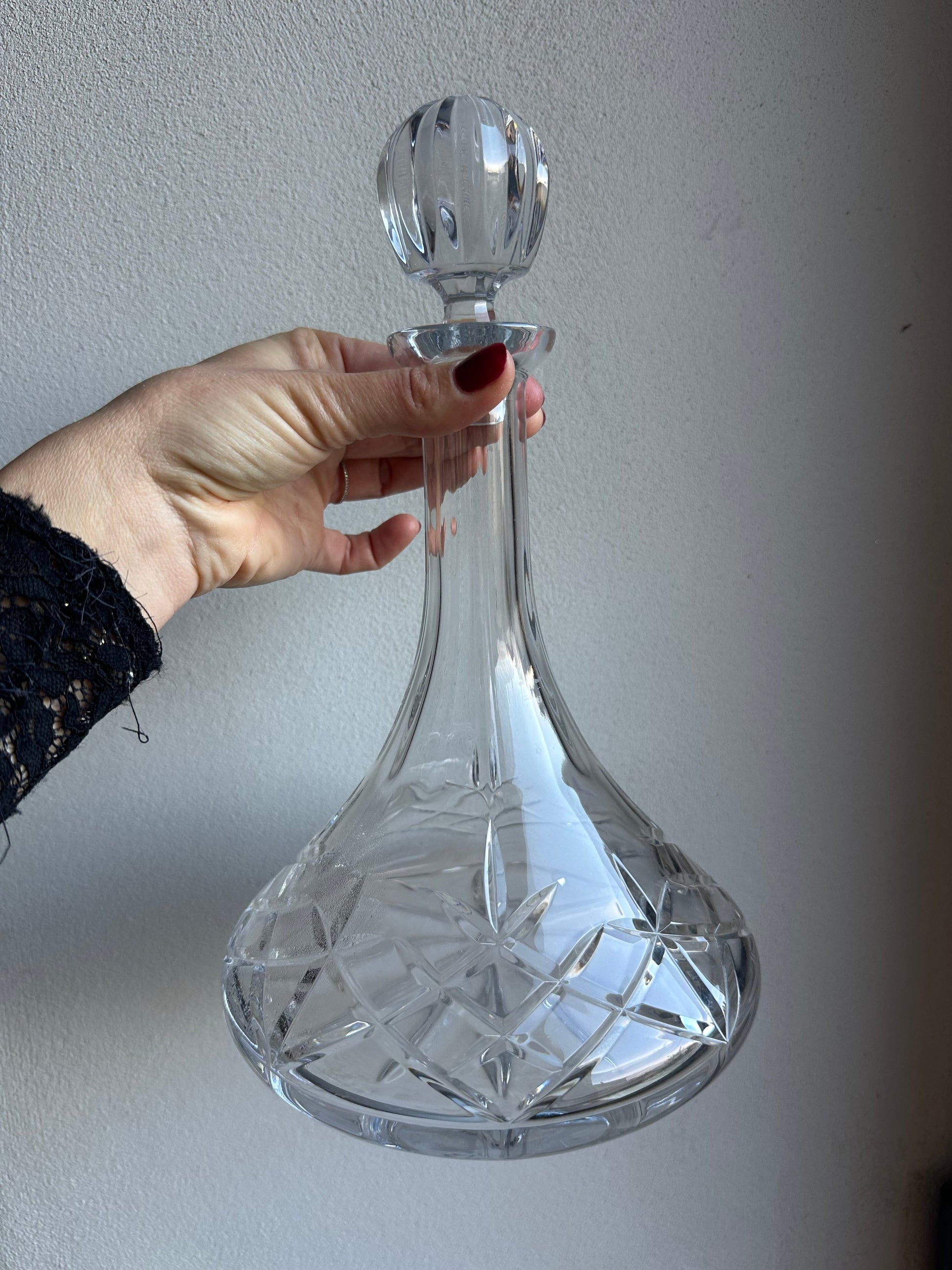Carafe à décanter en cristal taillé De Raymonde à Zoé