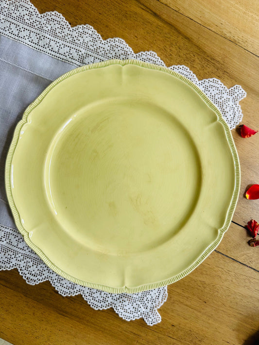 Grand plat à tarte en faience de Longchamp De Raymonde à Zoé