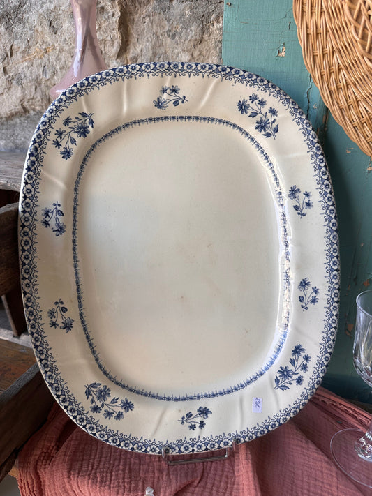Plat oval terre de fer bleu De Raymonde à Zoé