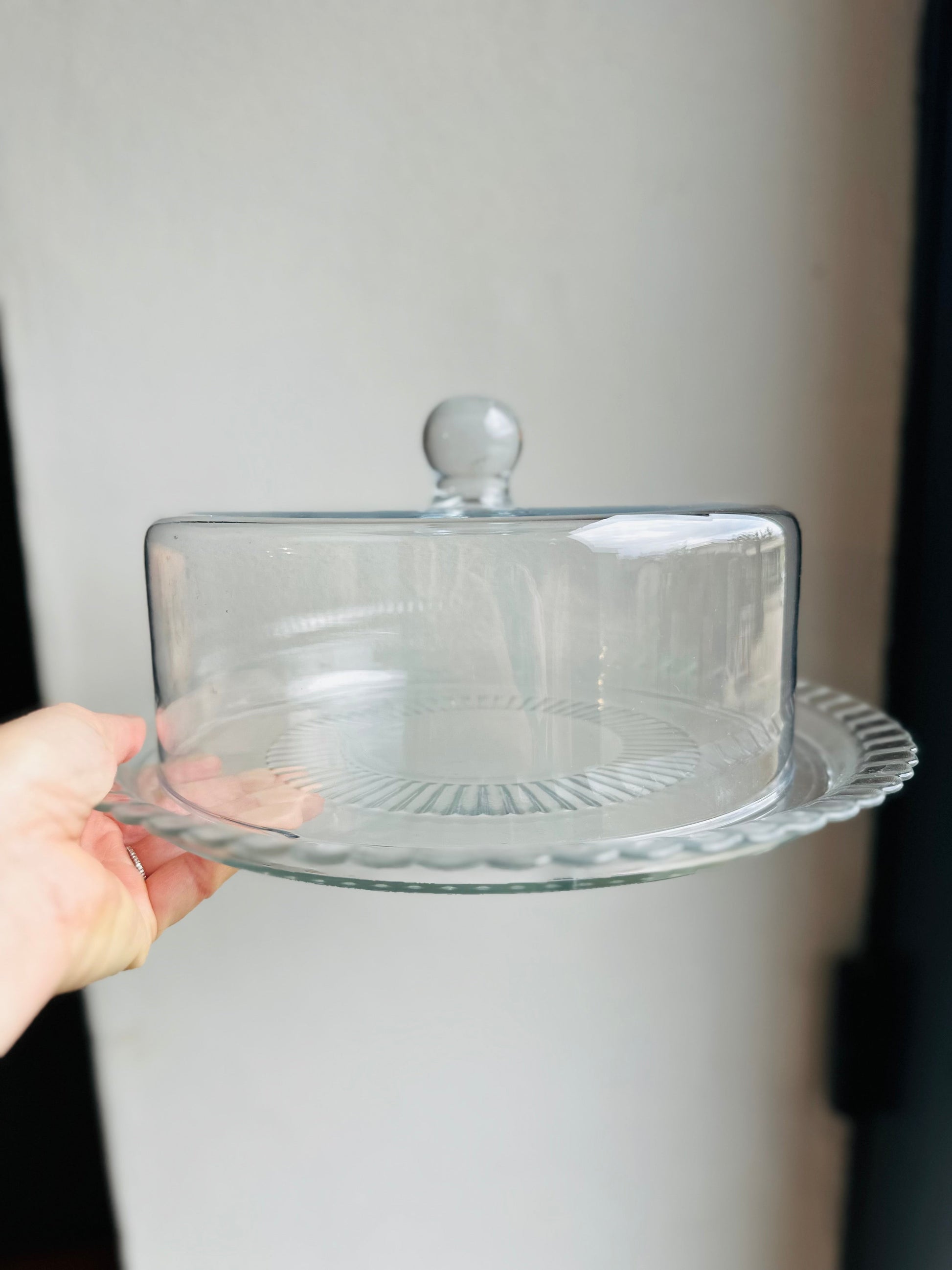 Plat à tarte ou à fromages avec son couvercle De Raymonde à Zoé