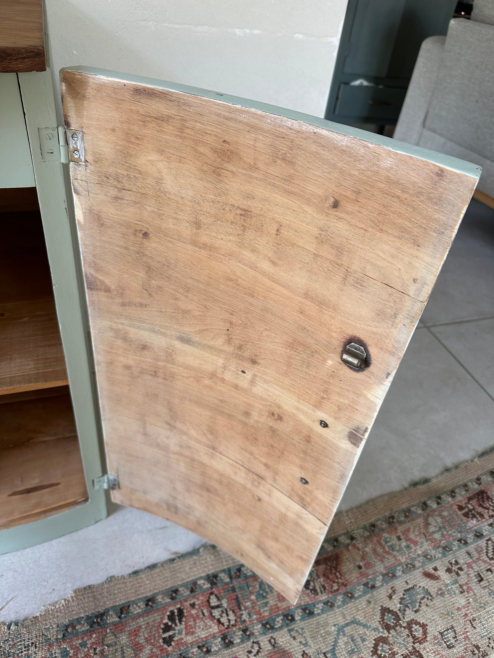 Bureau vintage relooké De Raymonde à Zoé
