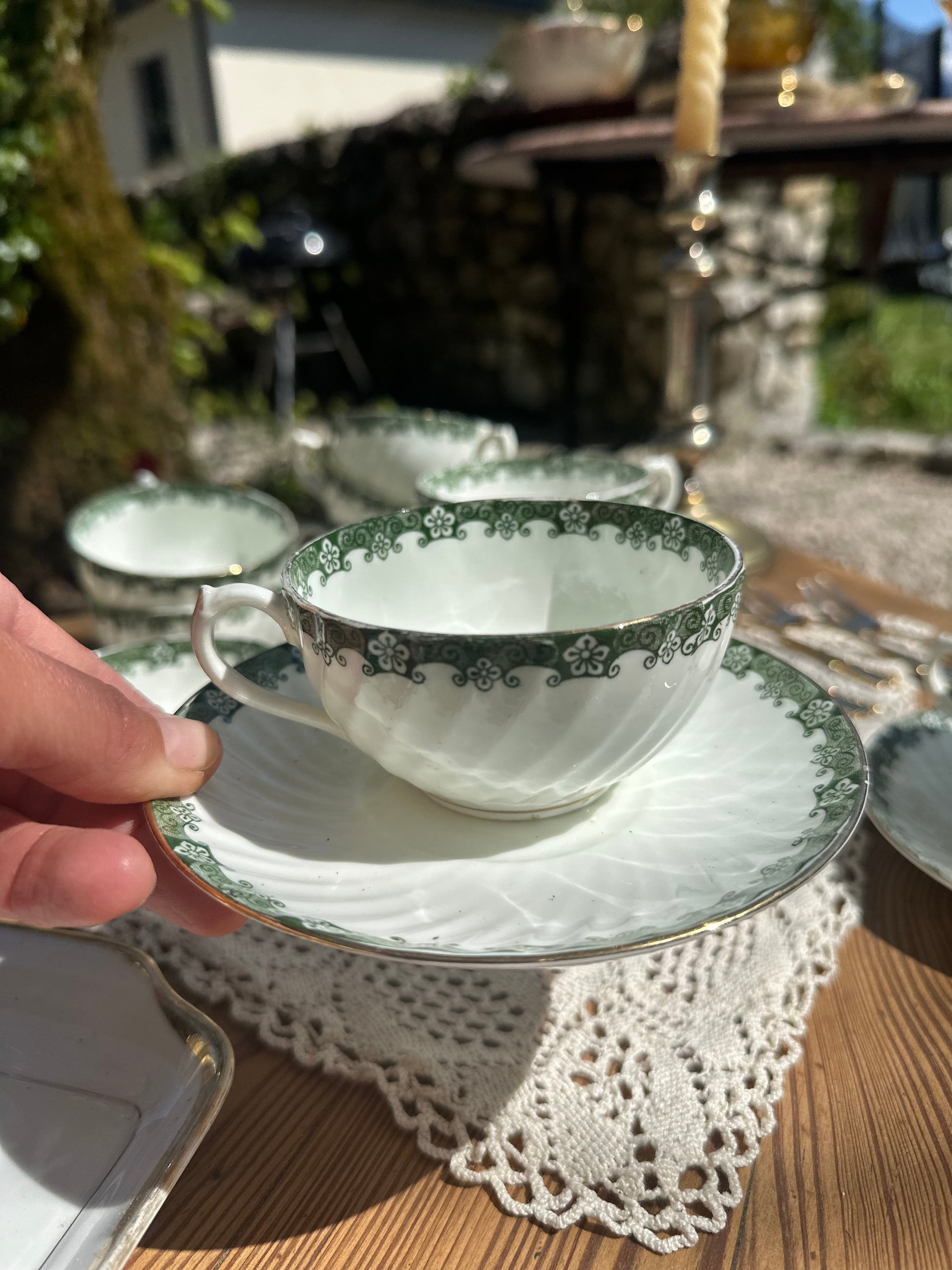 Tasse et soucoupe assortie en porcelaine anglaise De Raymonde à Zoé