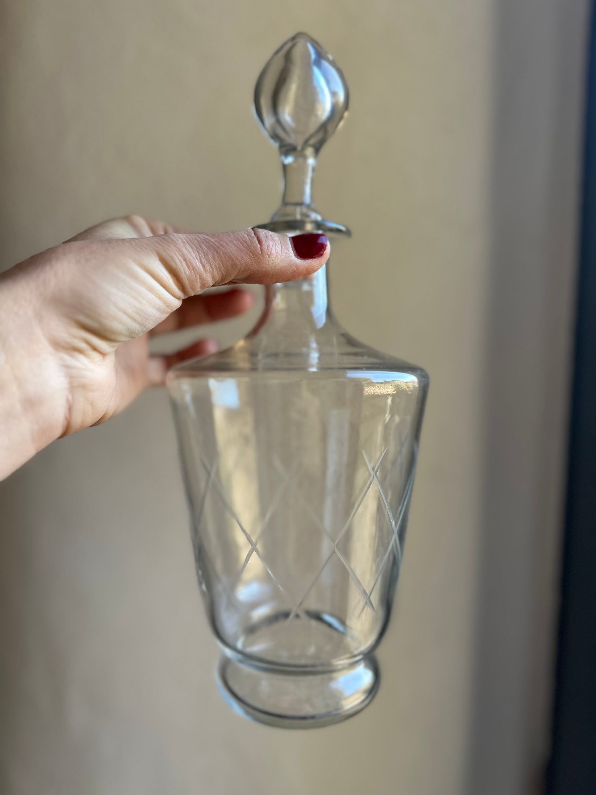 Carafe à décanter en verre ciselé De Raymonde à Zoé
