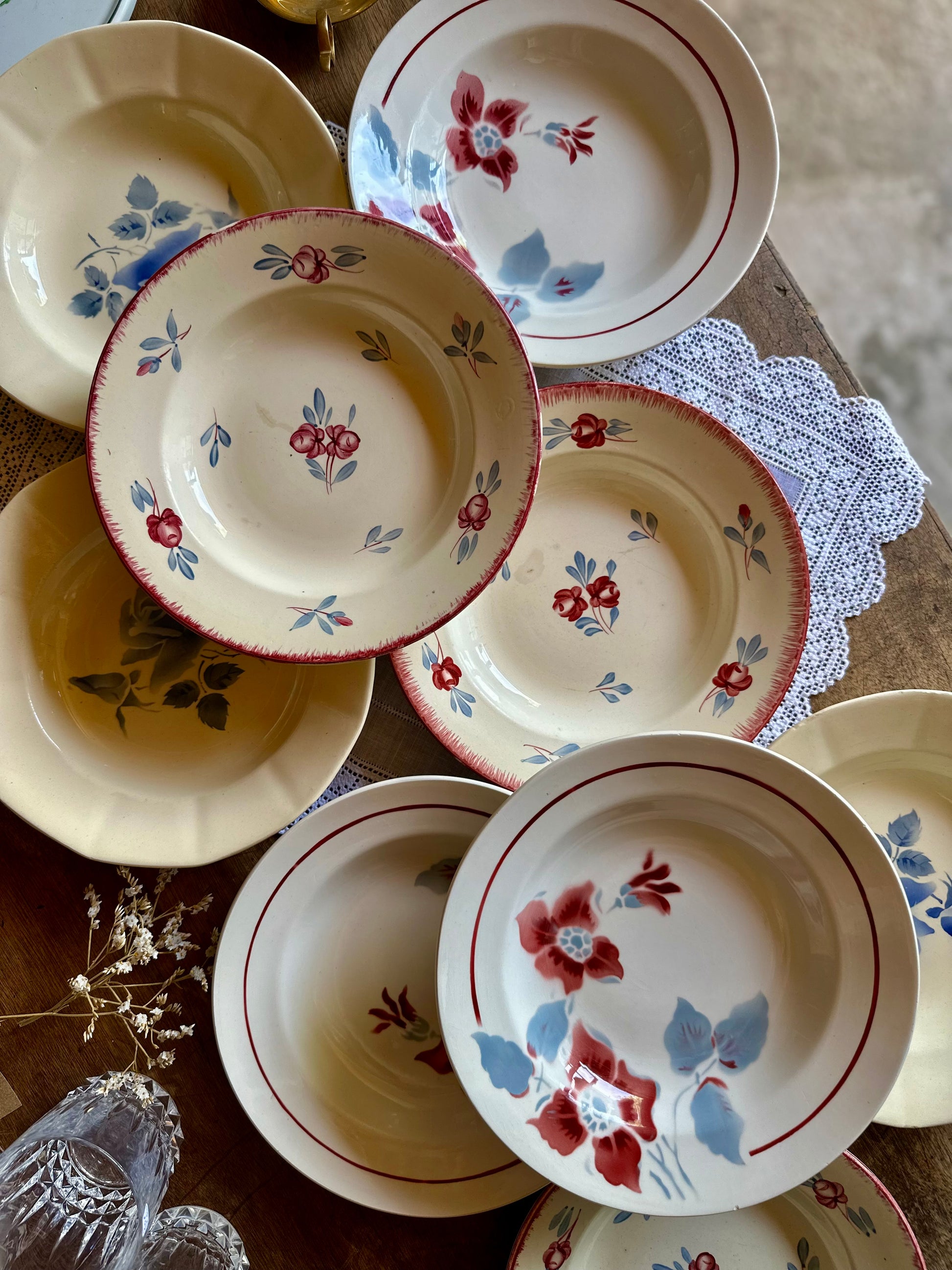 9 assiettes creuses Digoin et Sarreguemines De Raymonde à Zoé