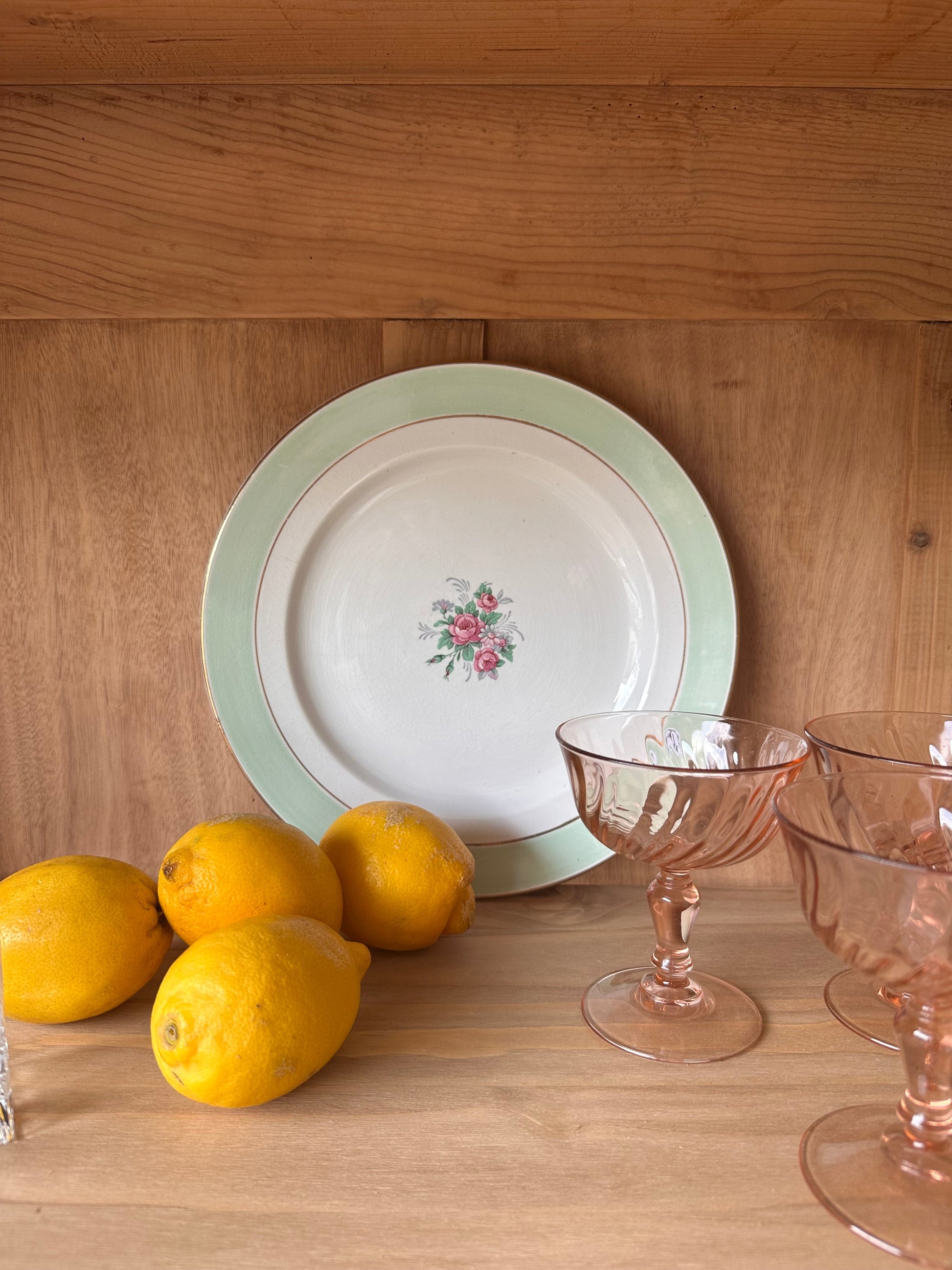 1 grande assiette de présentation en faïence De Raymonde à Zoé