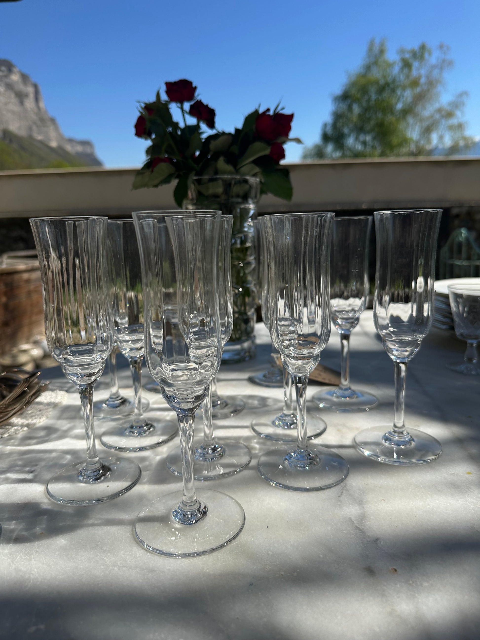 Ensemble de 12 flutes a champagne cristal de Baccarat De Raymonde à Zoé