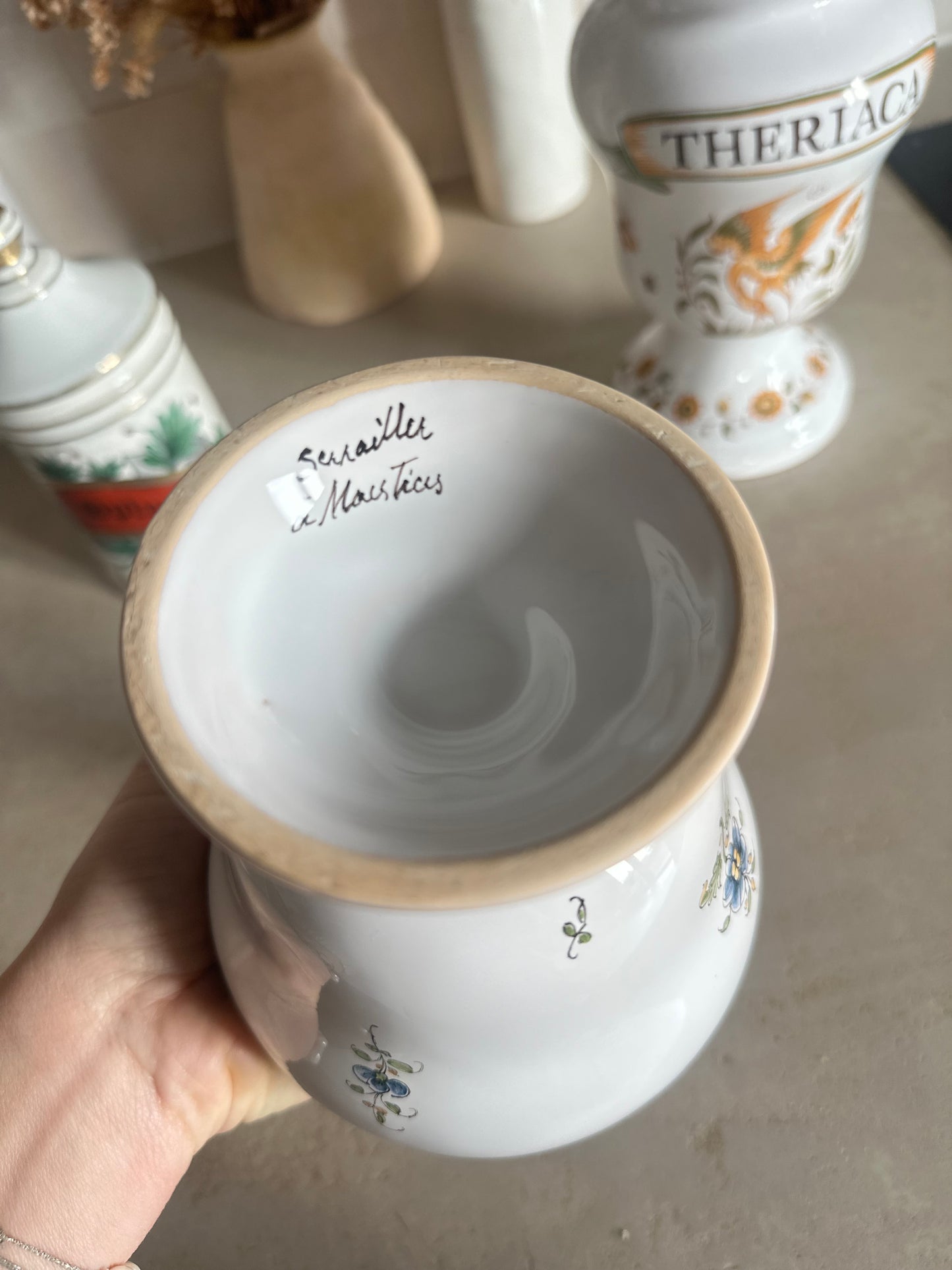 Pot à pharmacie « Verbena »  en faïence de Moustiers