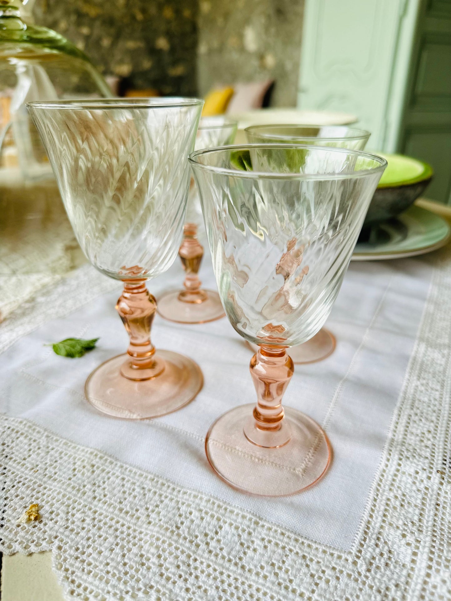 Ensemble de 8 verres à pied rosés De Raymonde à Zoé