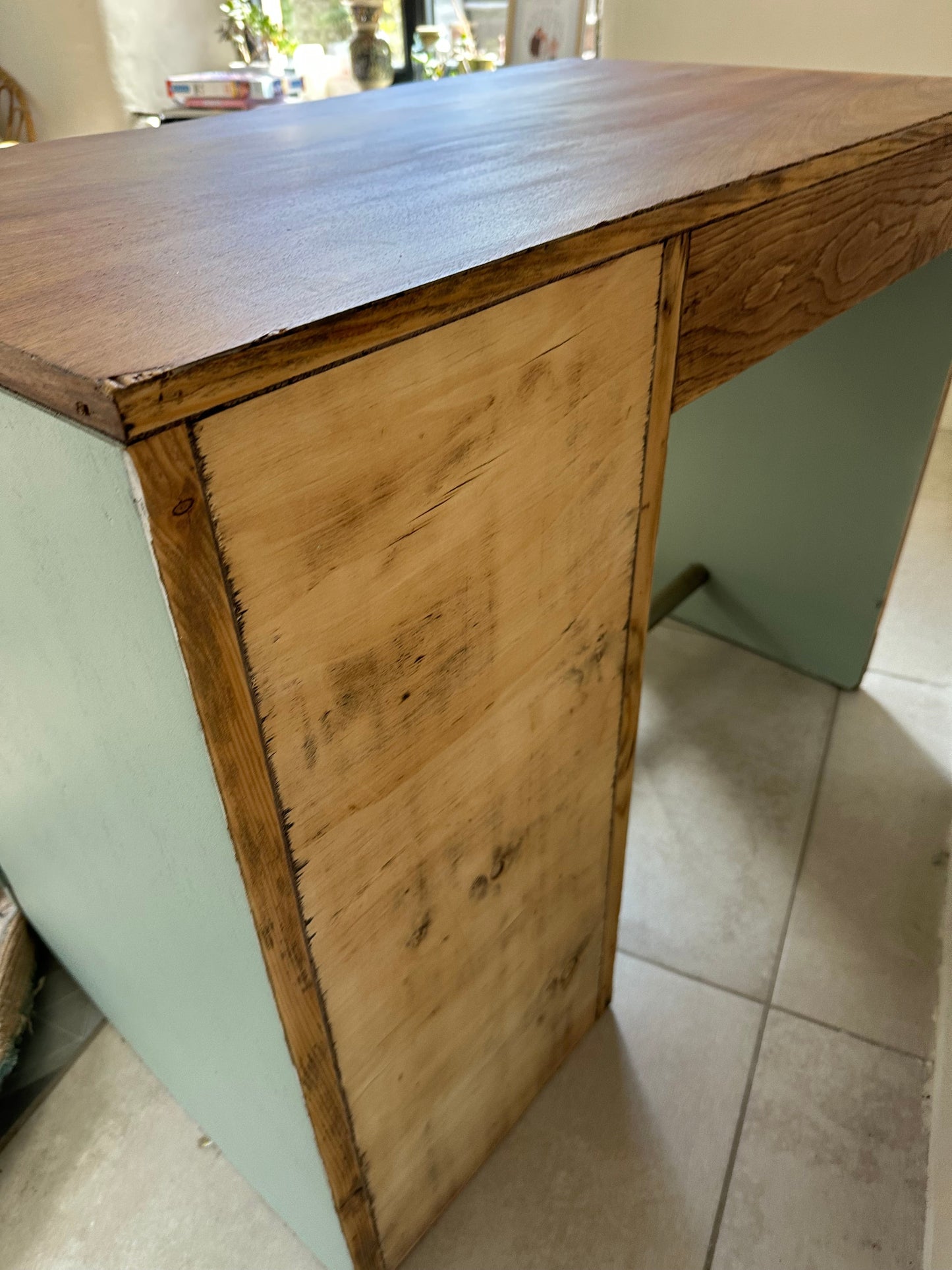 Bureau vintage relooké De Raymonde à Zoé
