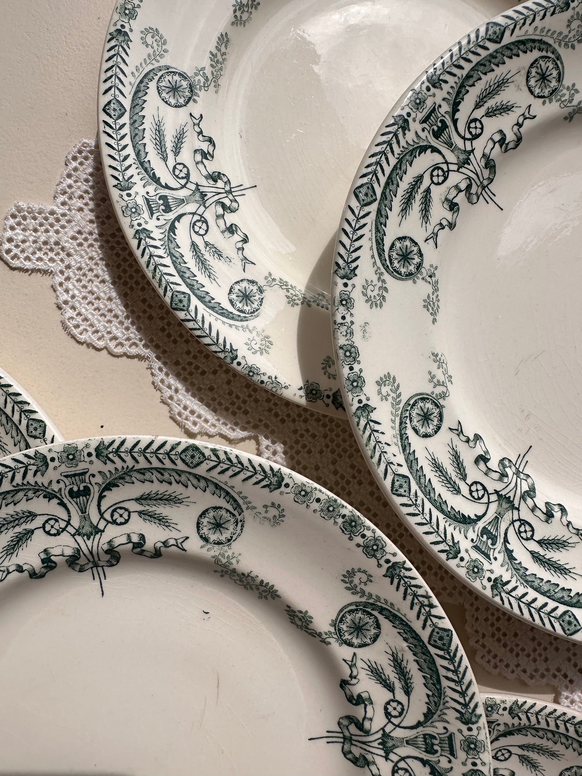 Ensemble de 7 assiettes à dessert Longwy De Raymonde à Zoé