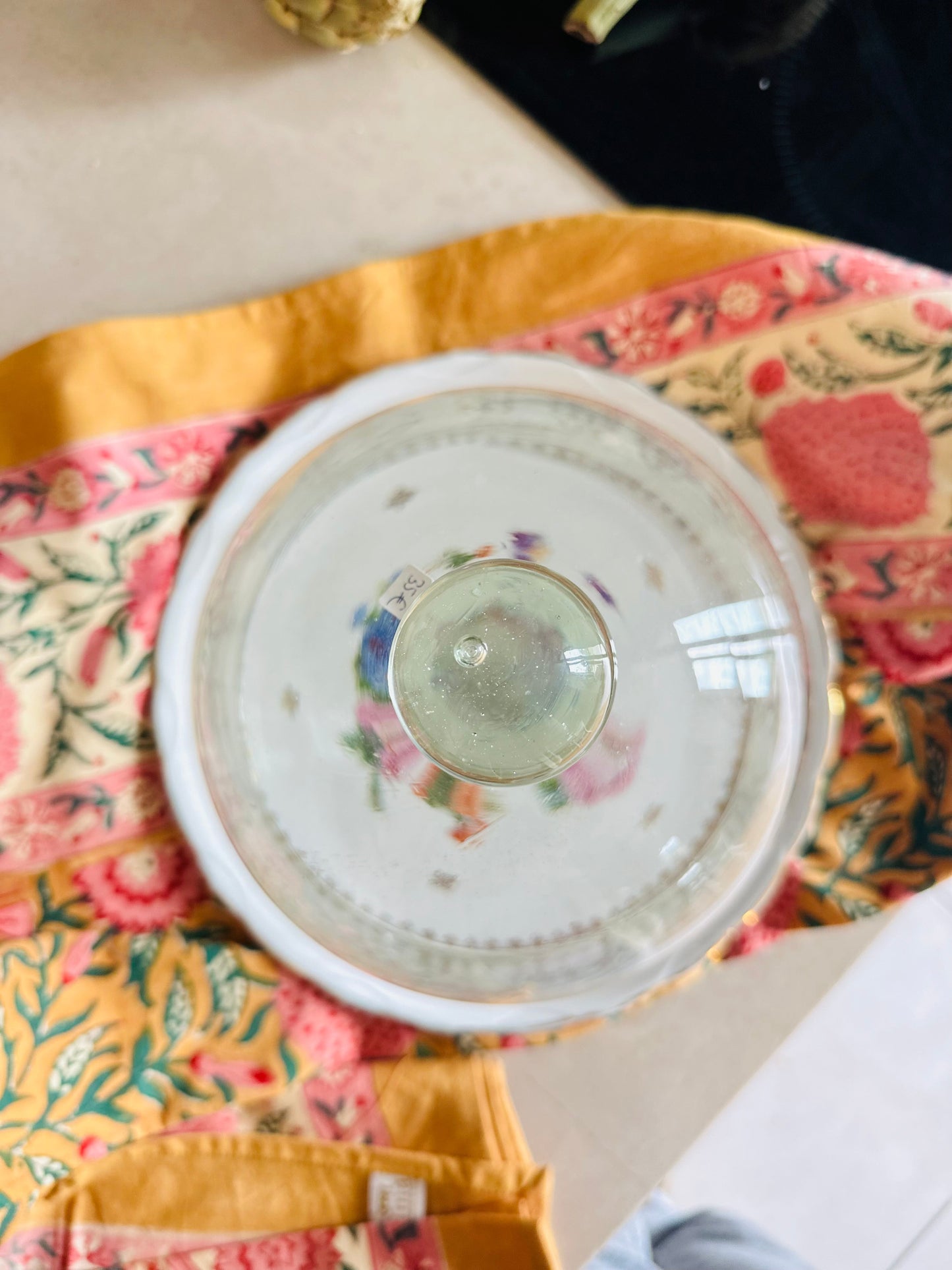 Cloche à fromages ou gâteaux en verre De Raymonde à Zoé