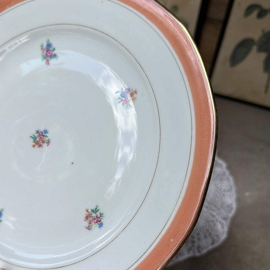 Assiette montée en porcelaine De Raymonde à Zoé