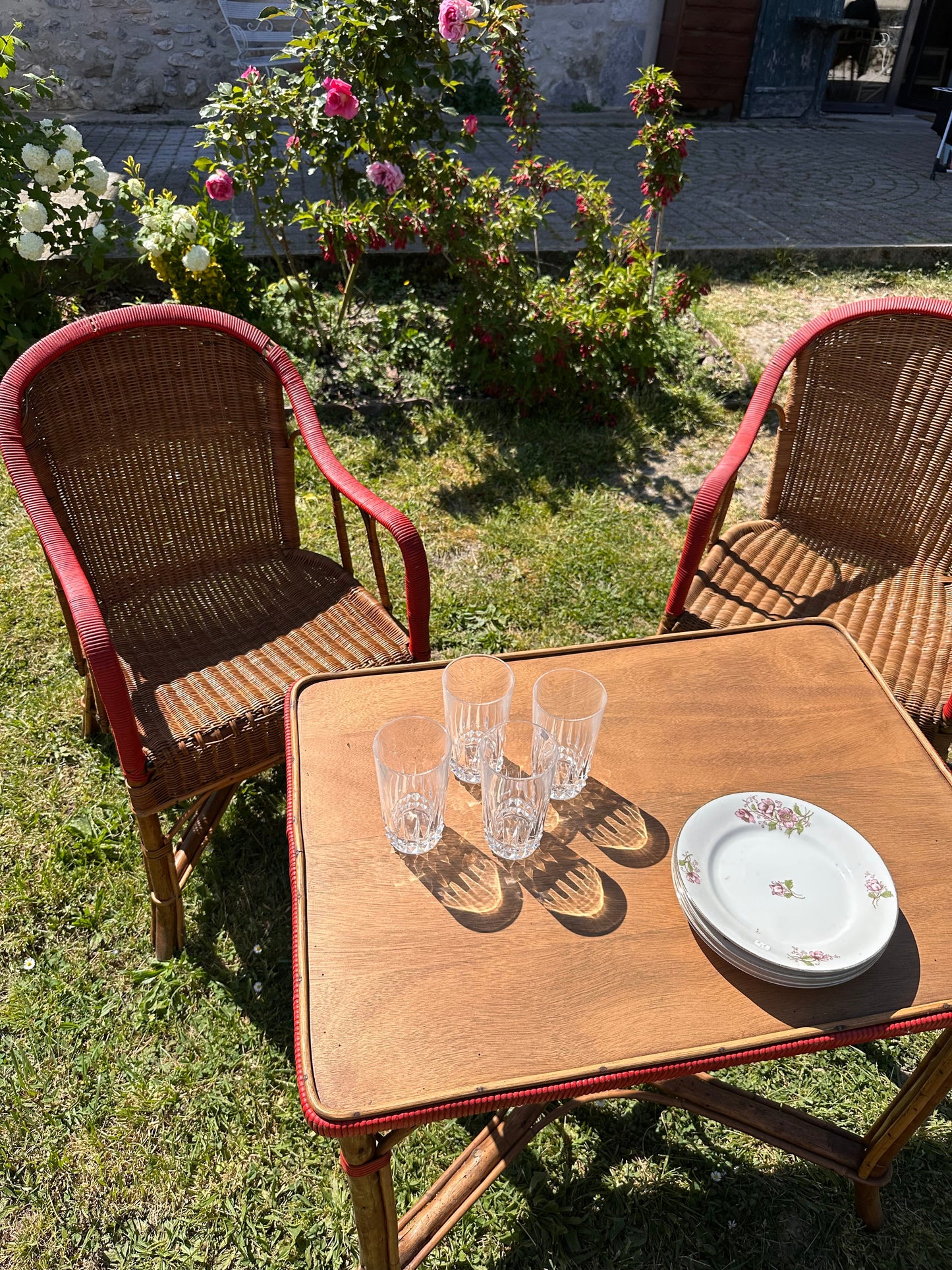 Salon de jardin en rotin vintage De Raymonde à Zoé