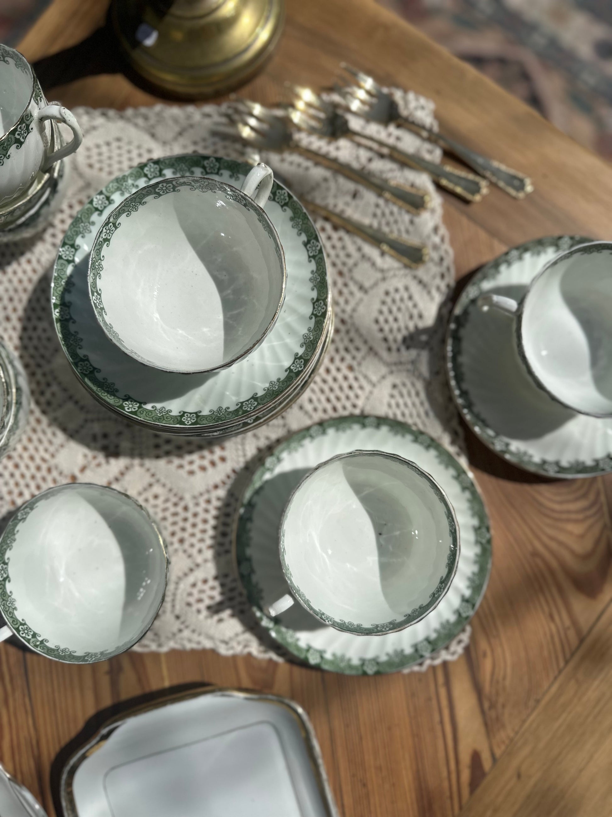 Tasse et soucoupe assortie en porcelaine anglaise De Raymonde à Zoé