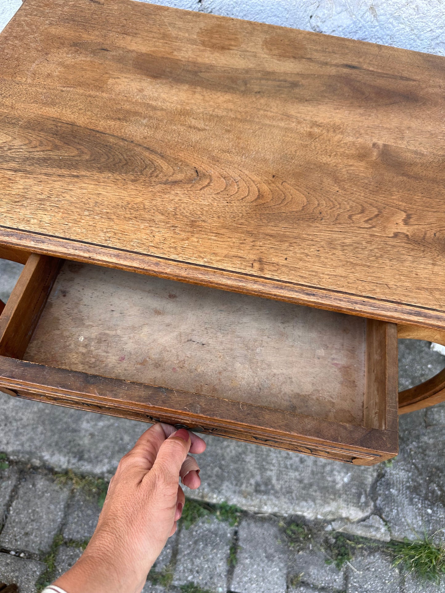 Meuble d’appoint en noyer De Raymonde à Zoé