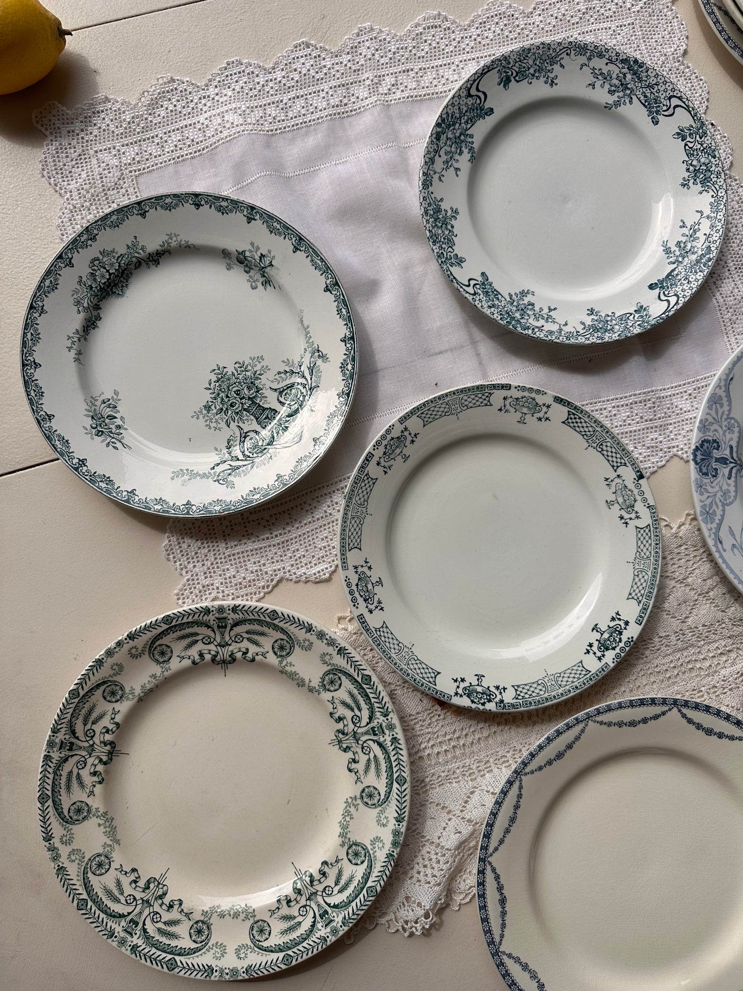 Ensemble de 6 assiettes plates terre de fer De Raymonde à Zoé