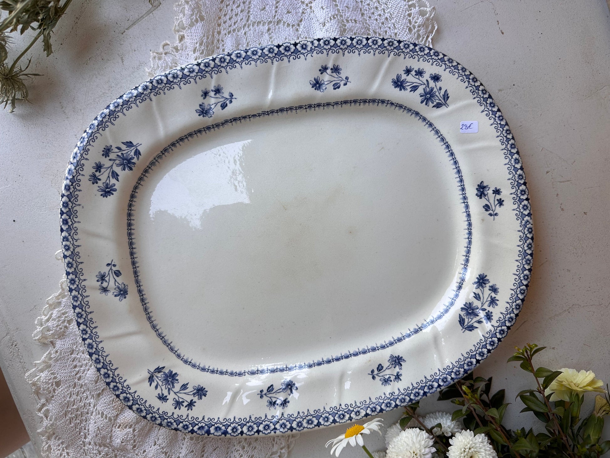 Plat oval terre de fer bleu De Raymonde à Zoé