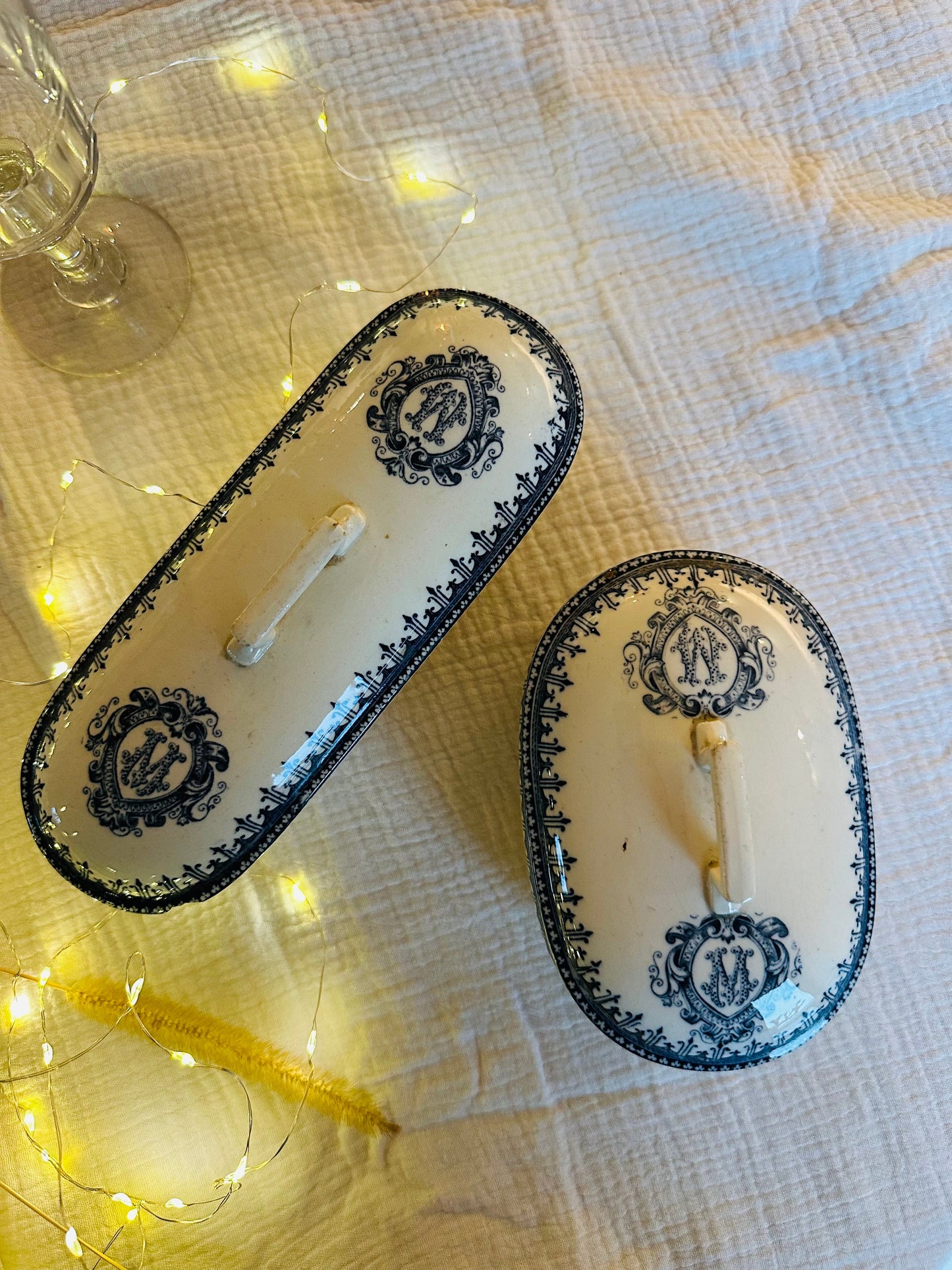 Ensemble de toilettes très ancien terre de fer De Raymonde à Zoé