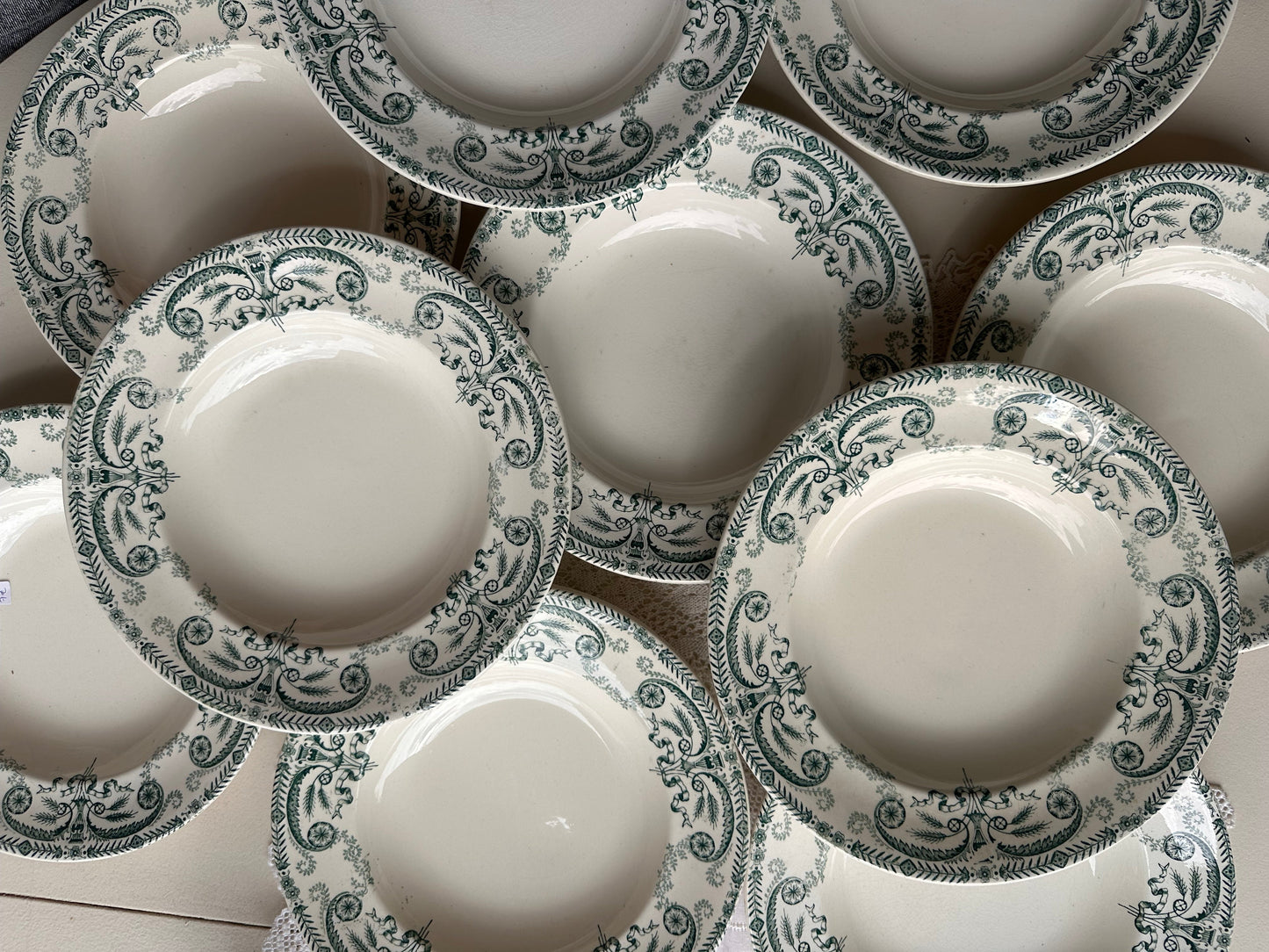 Ensemble de 10 assiettes creuses terre de fer Longwy De Raymonde à Zoé