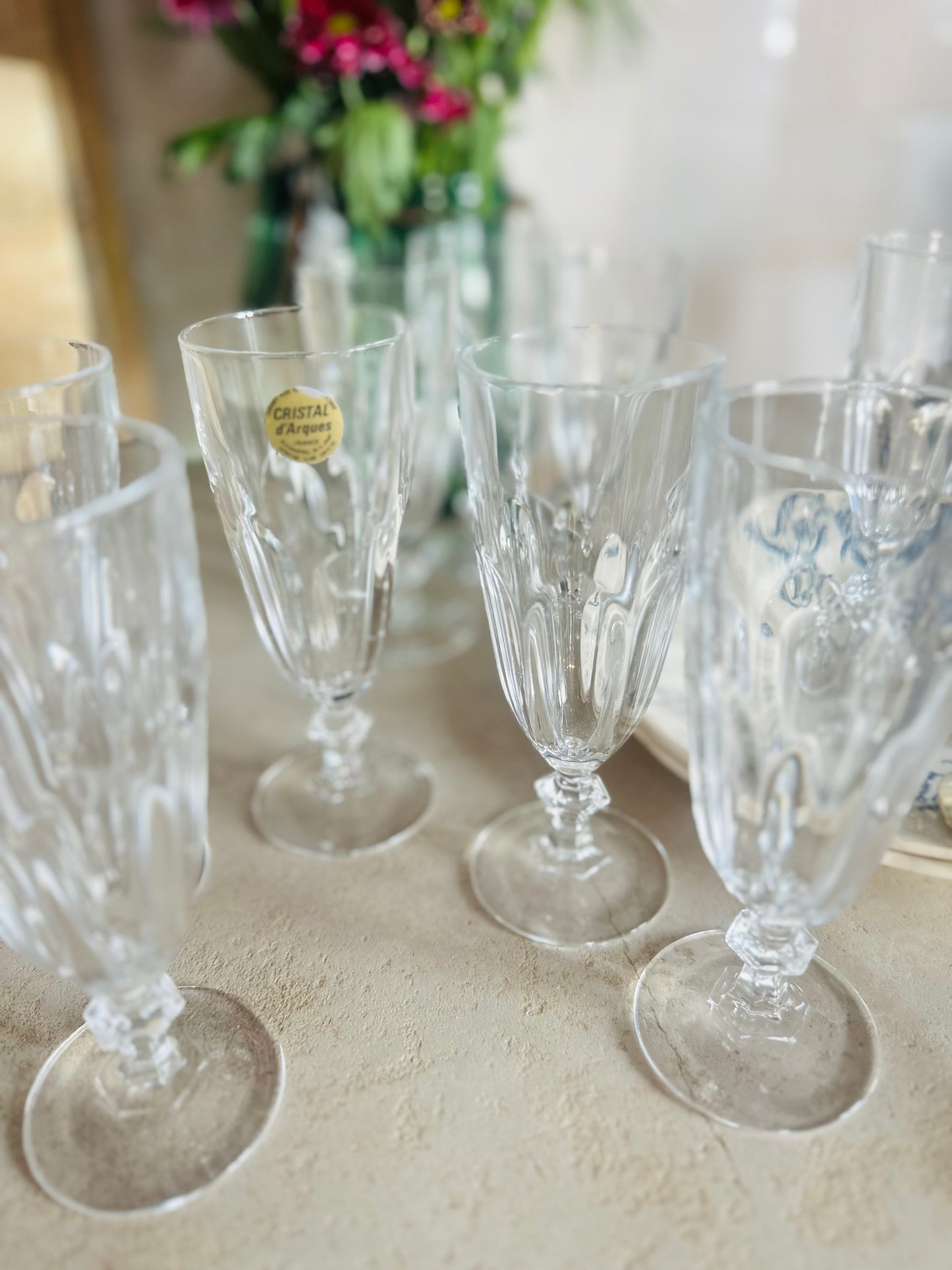 9 flûtes à champagne en cristal d’arques